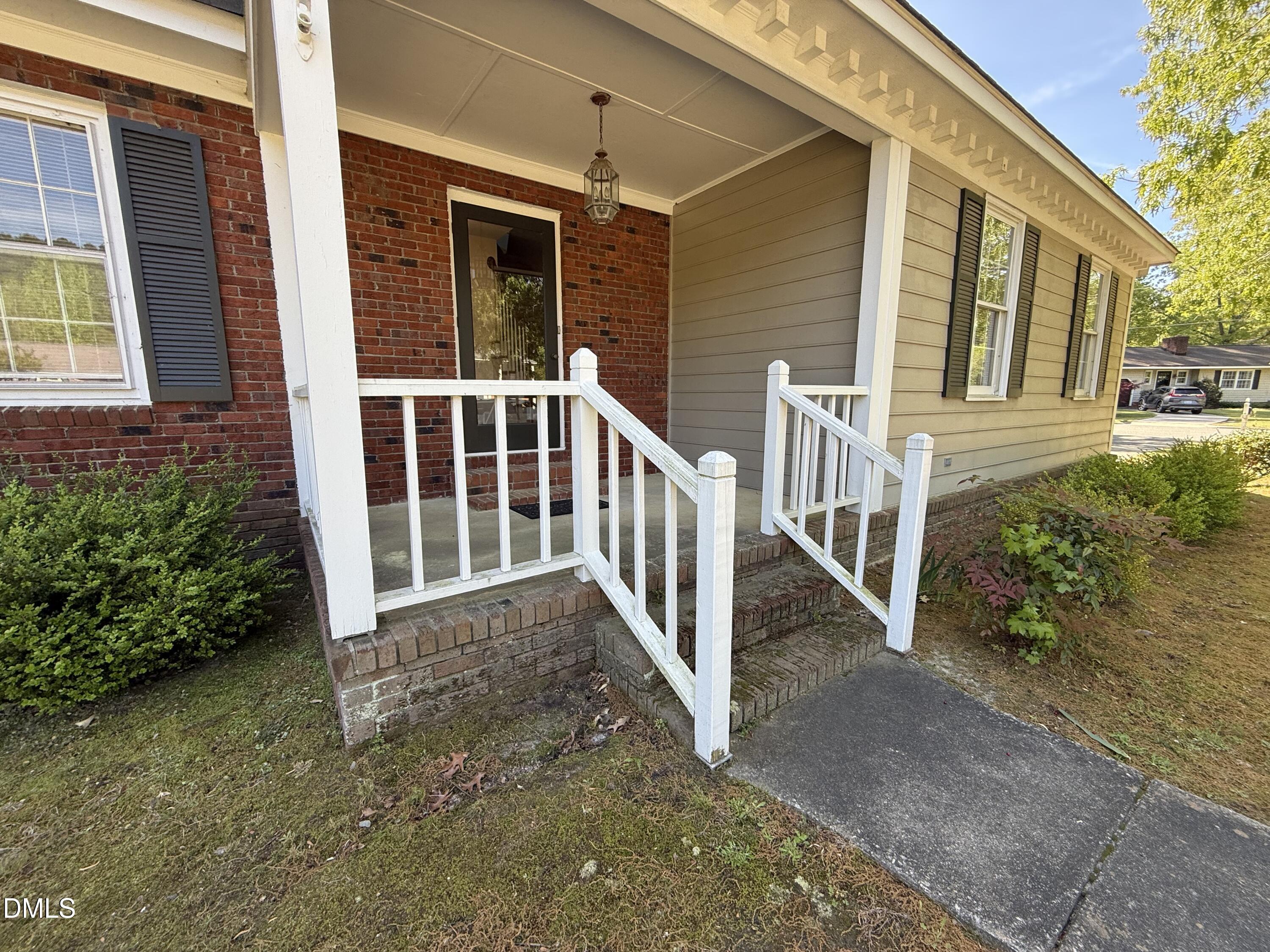 main property photo 9