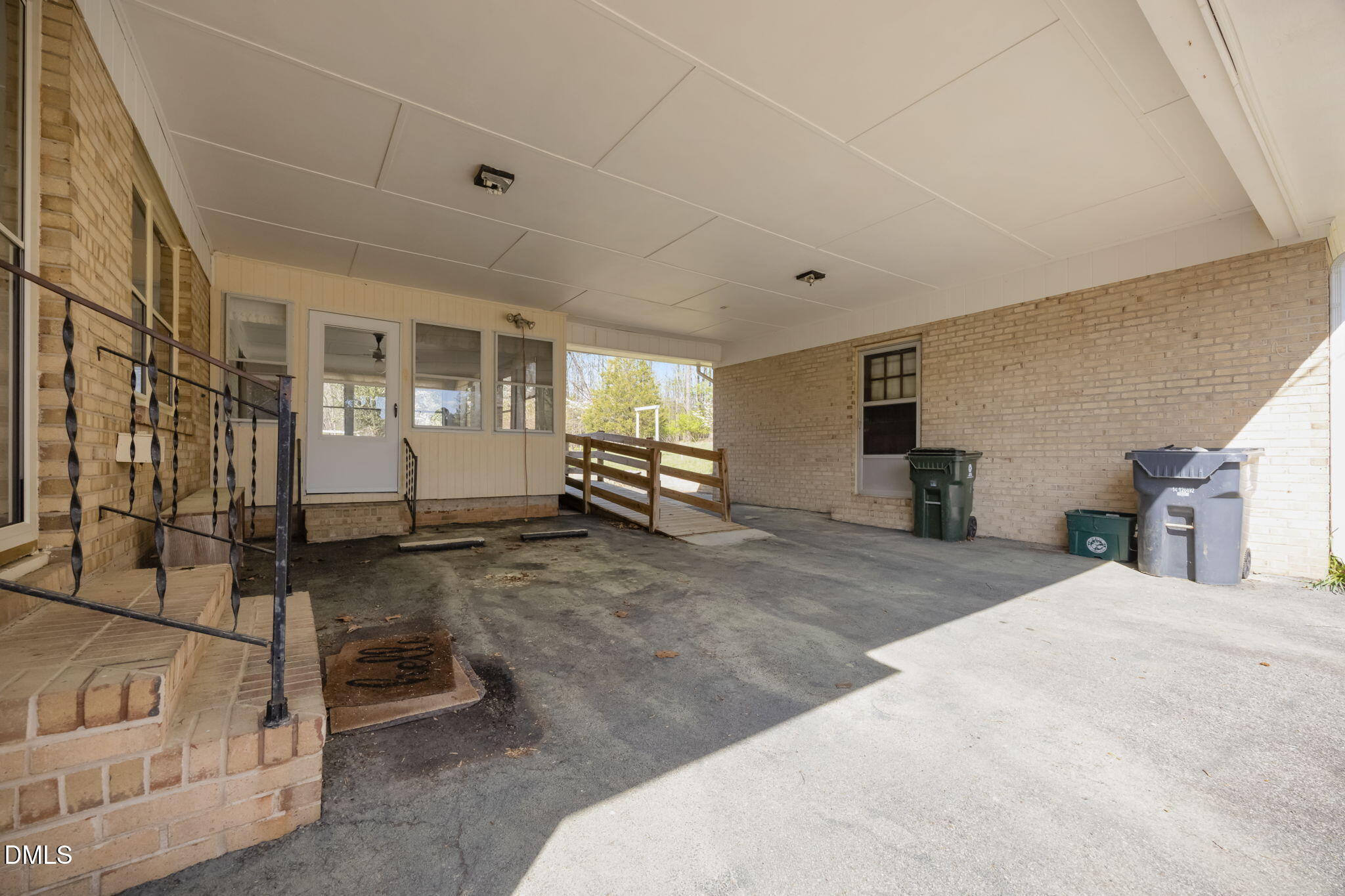 main property photo 40