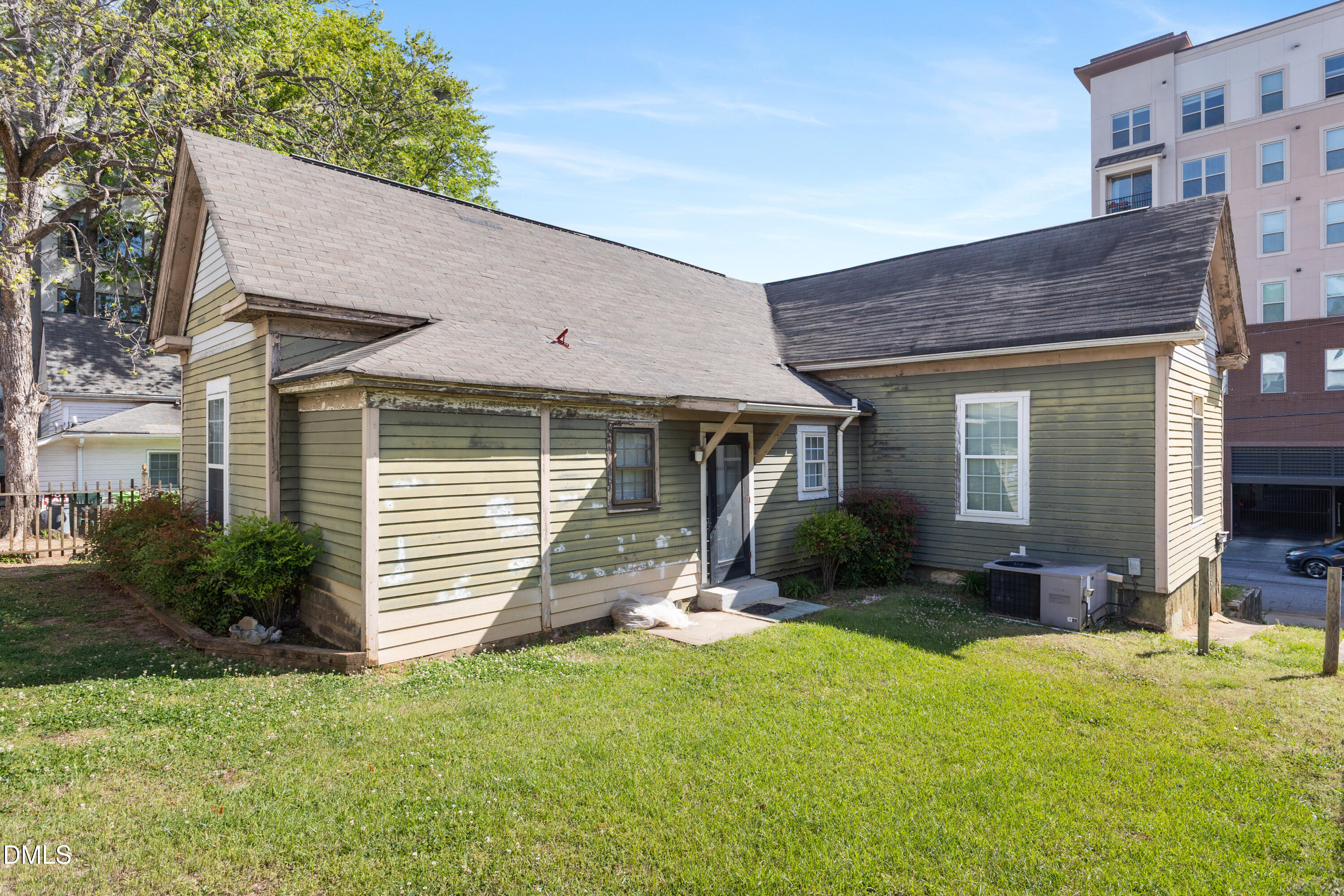 main property photo 11