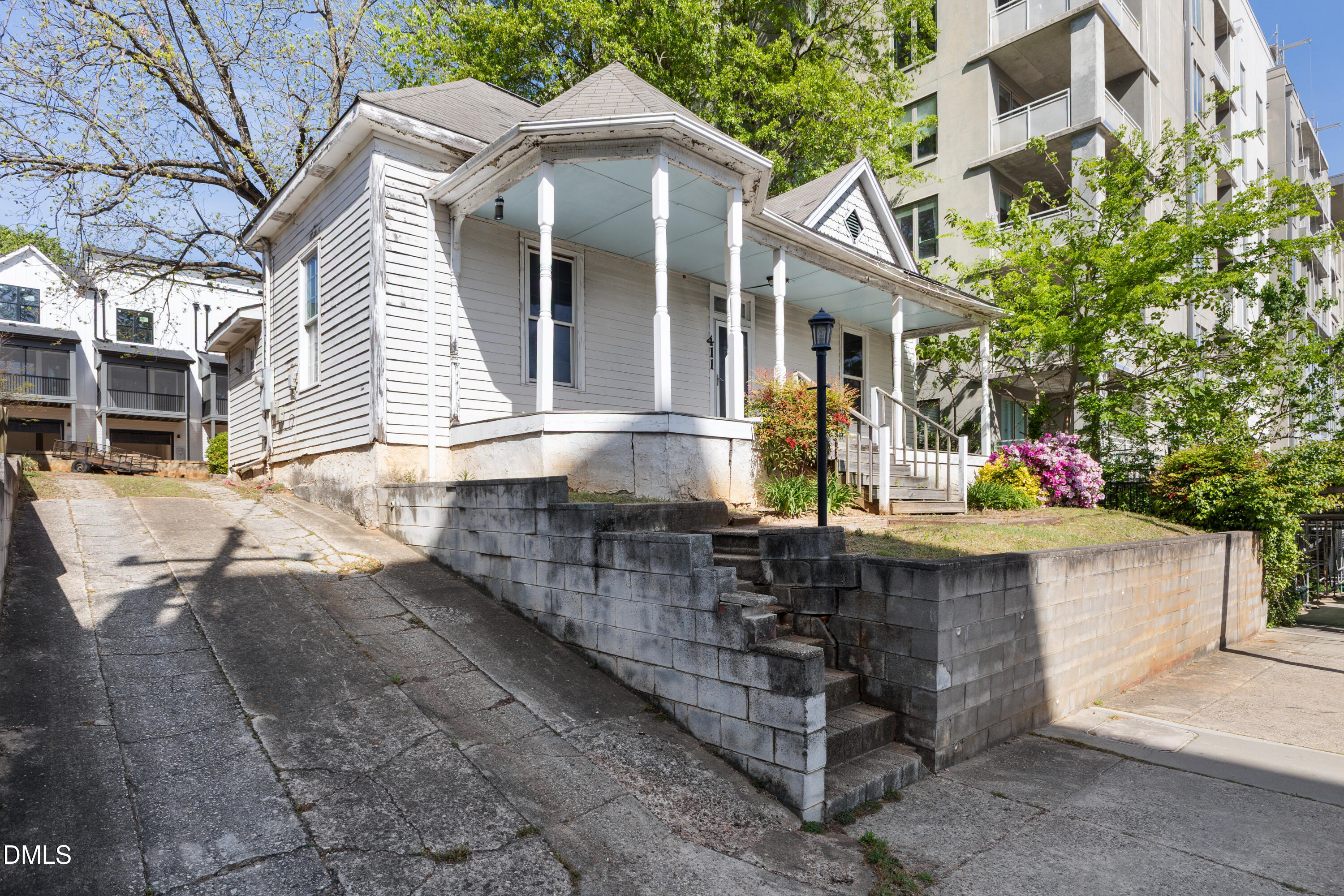 main property photo 14