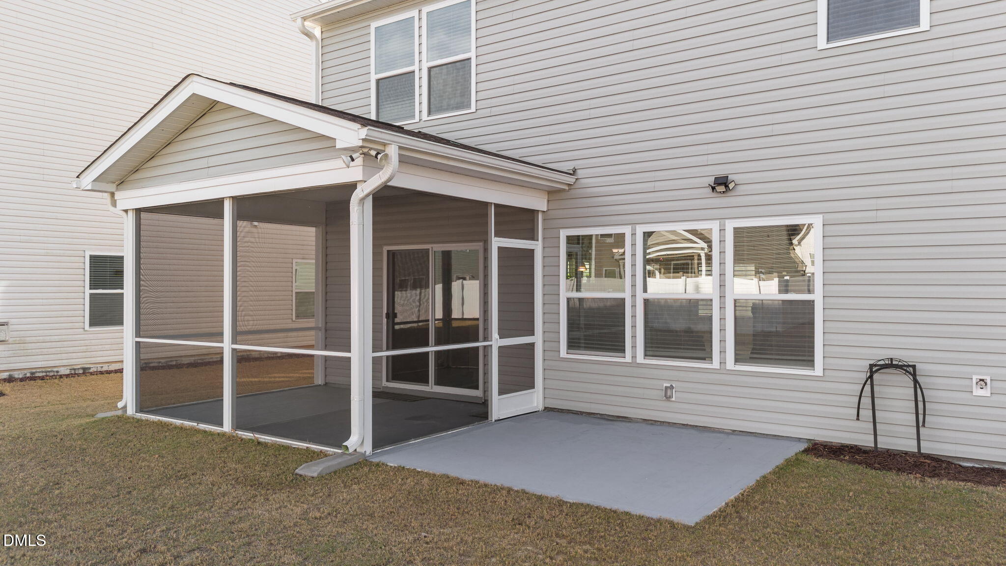 main property photo 12