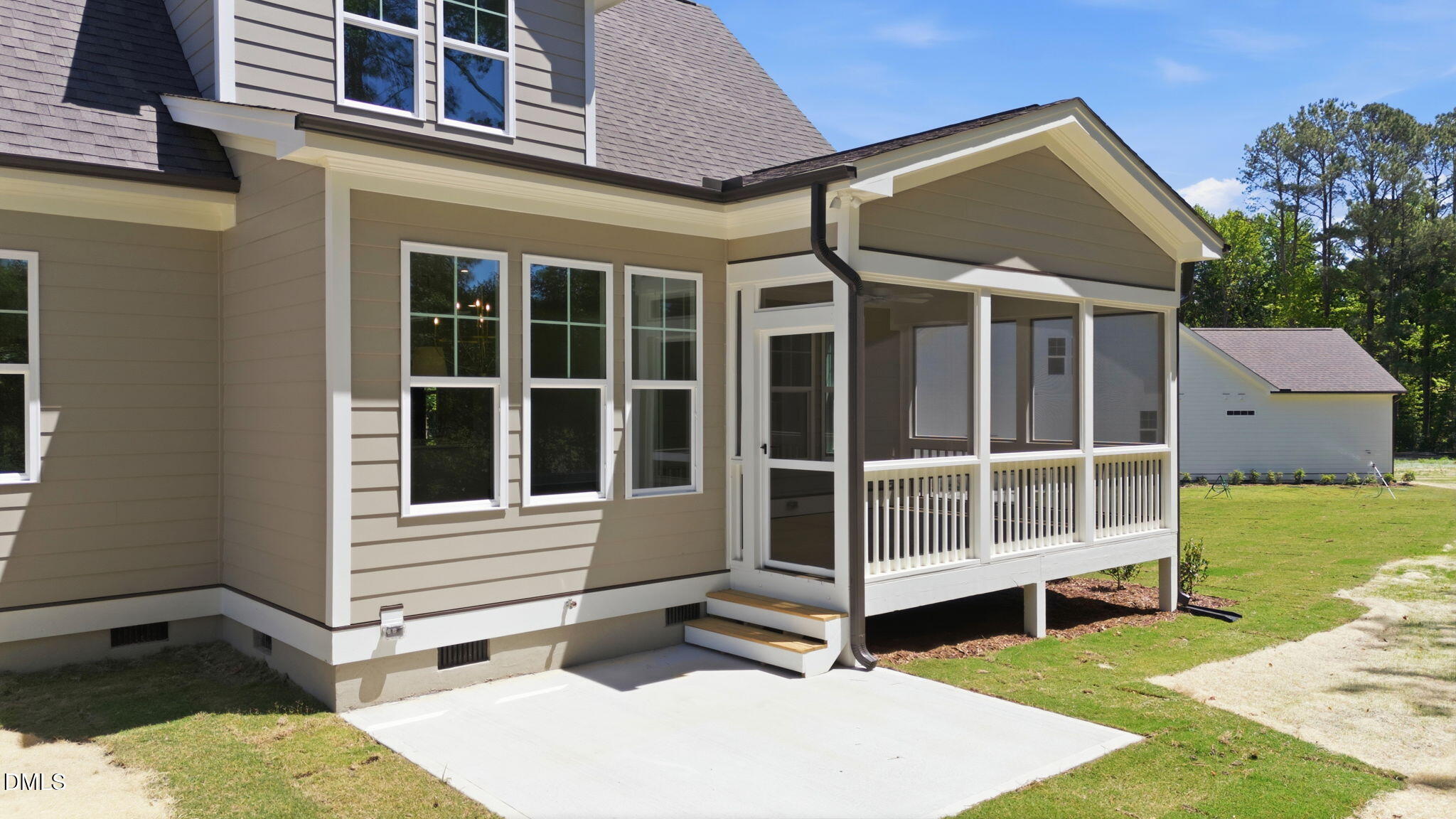 main property photo 32