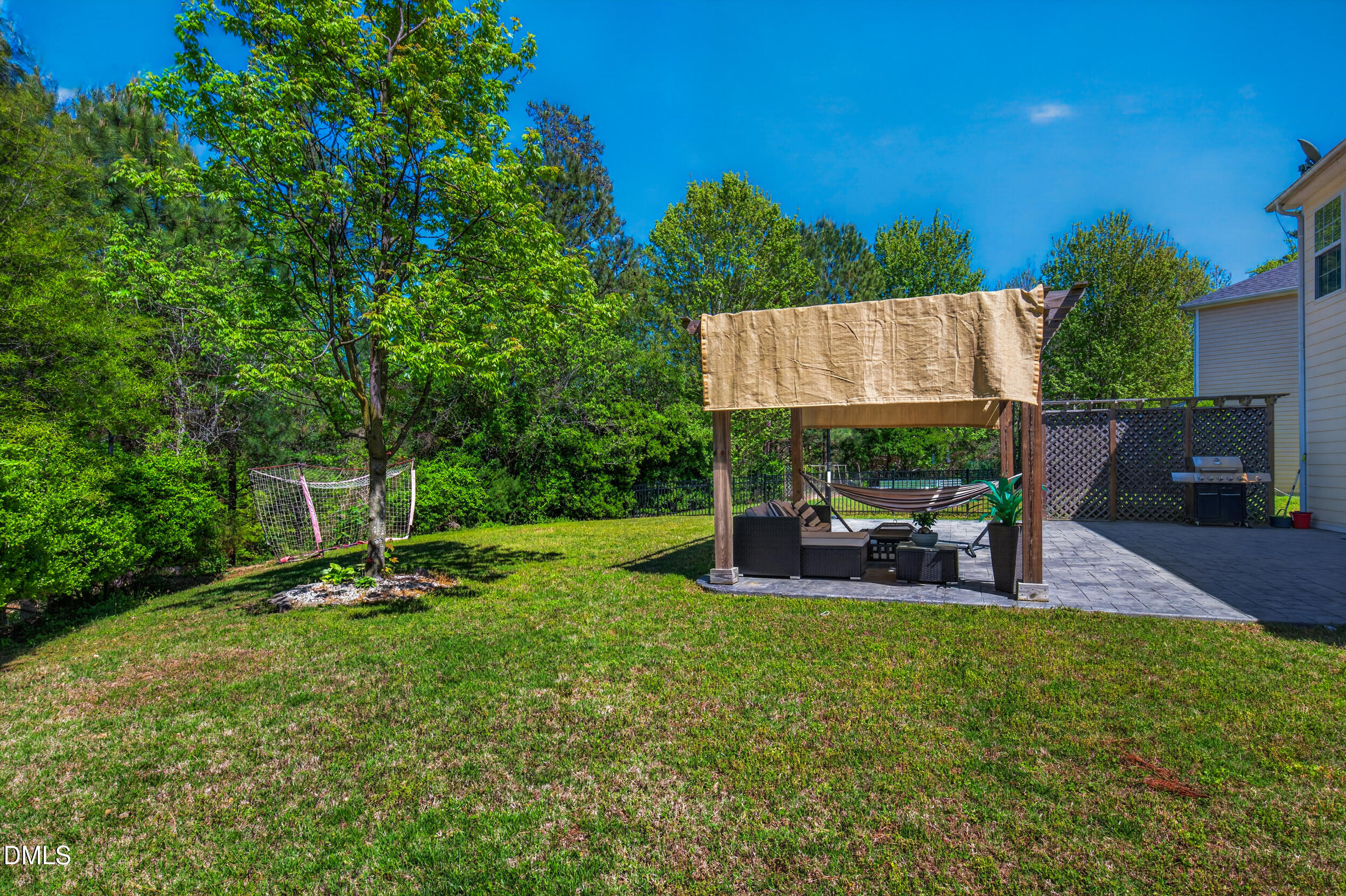 main property photo 50