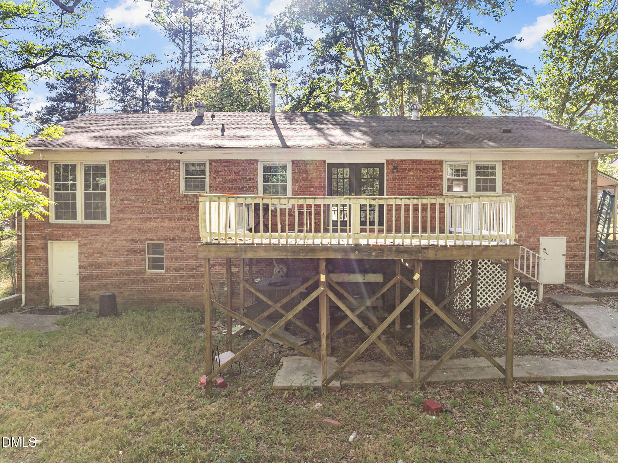 main property photo 33