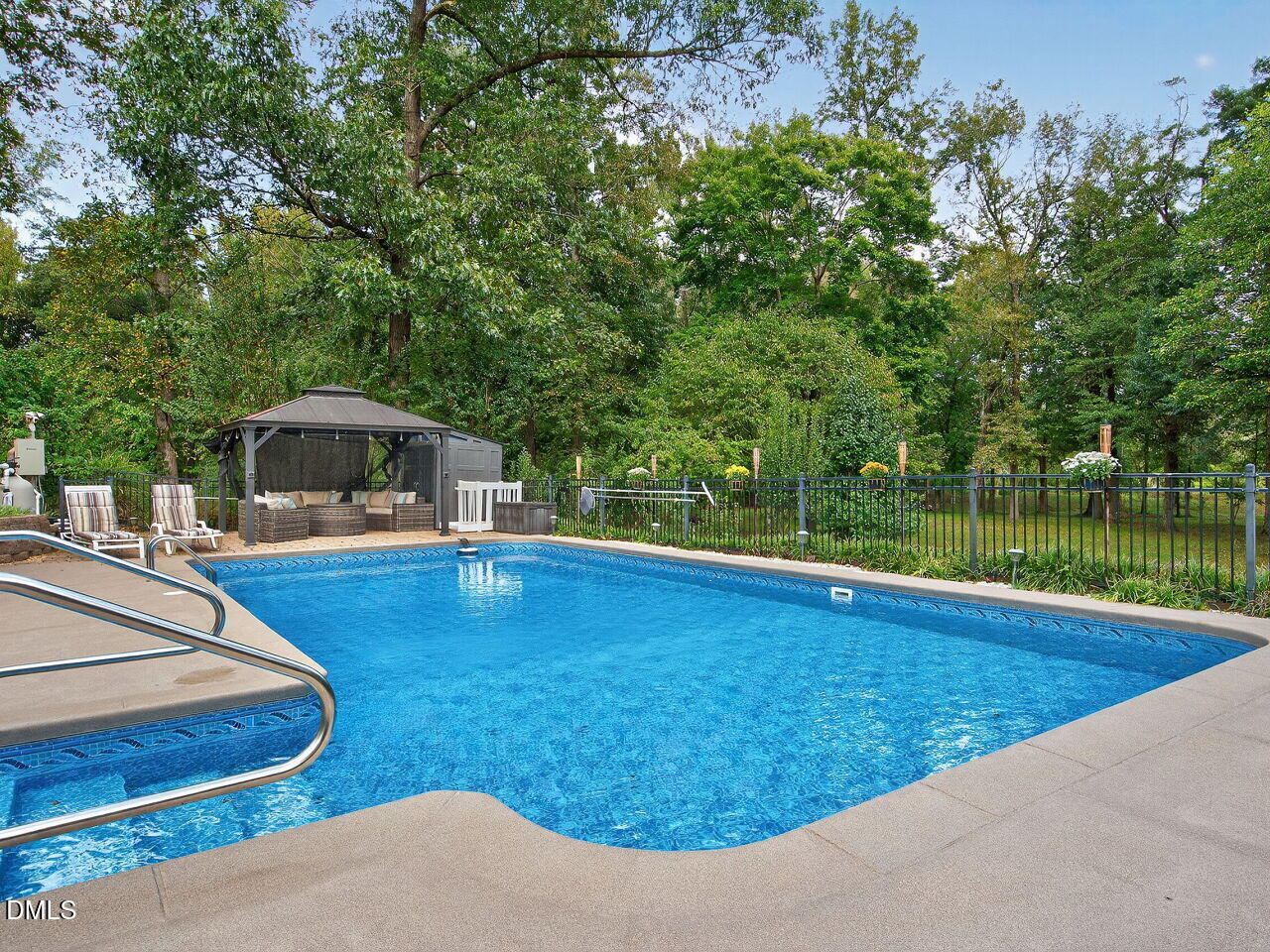 main property photo 31