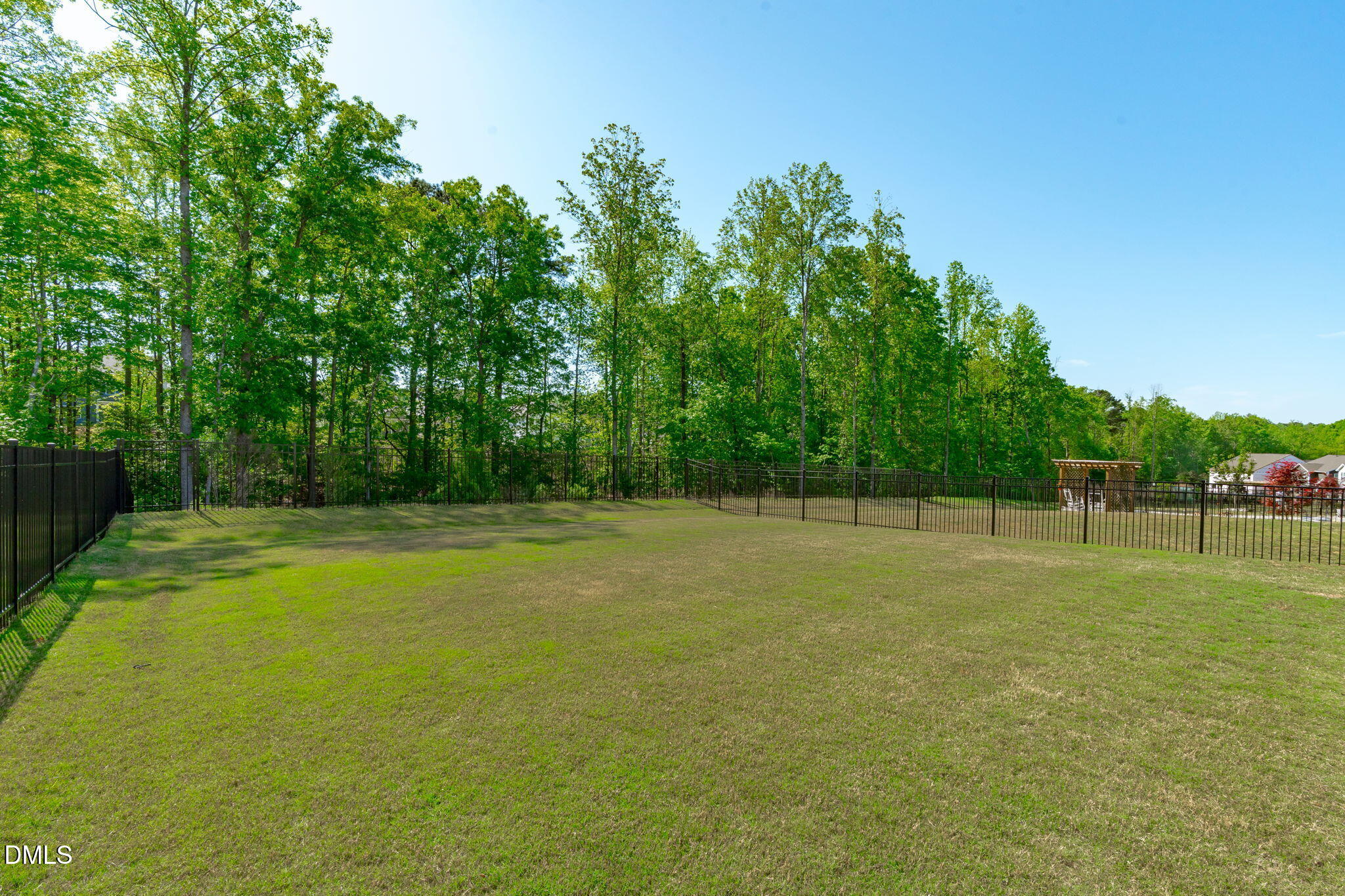 main property photo 33