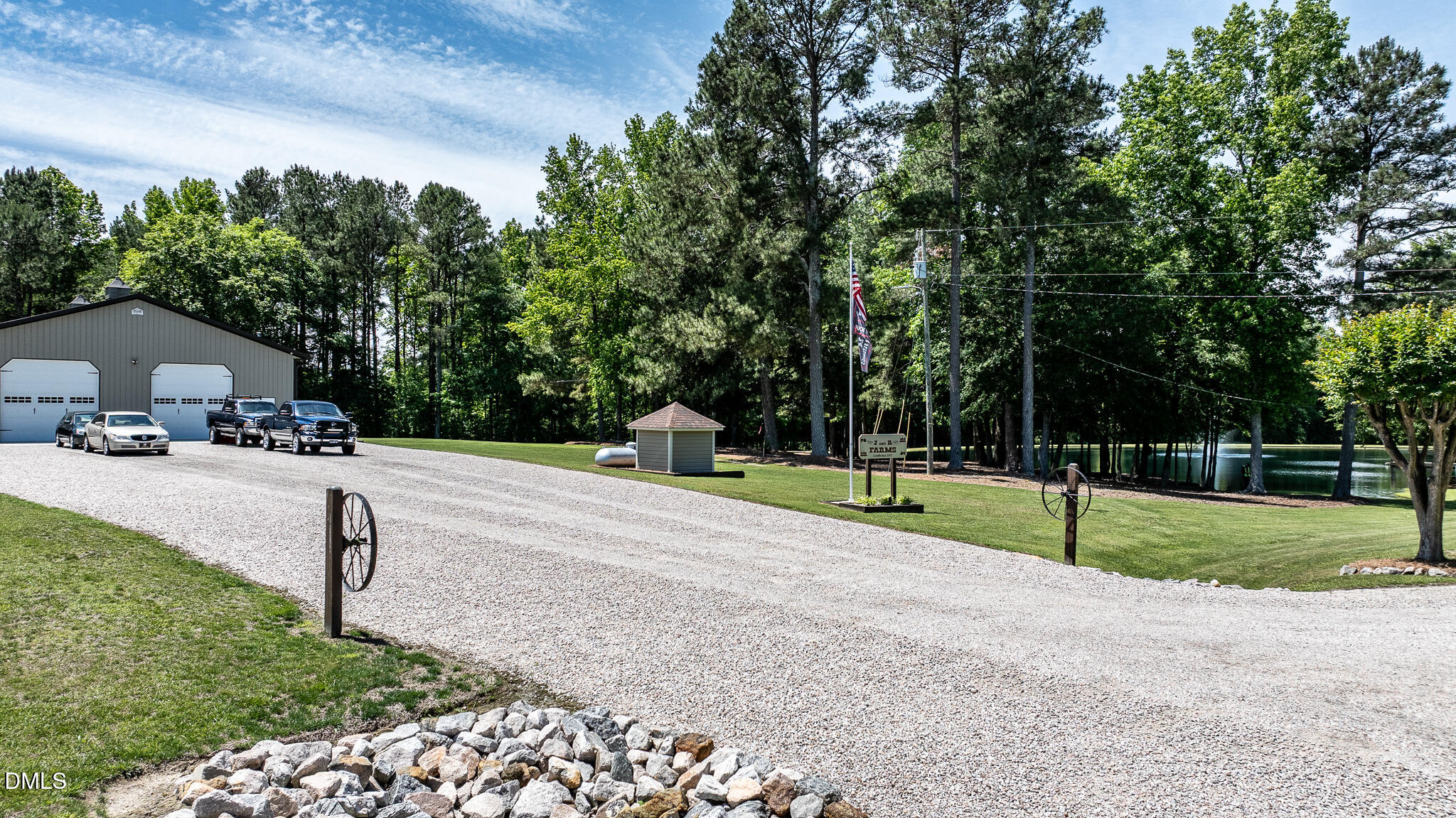 main property photo 40