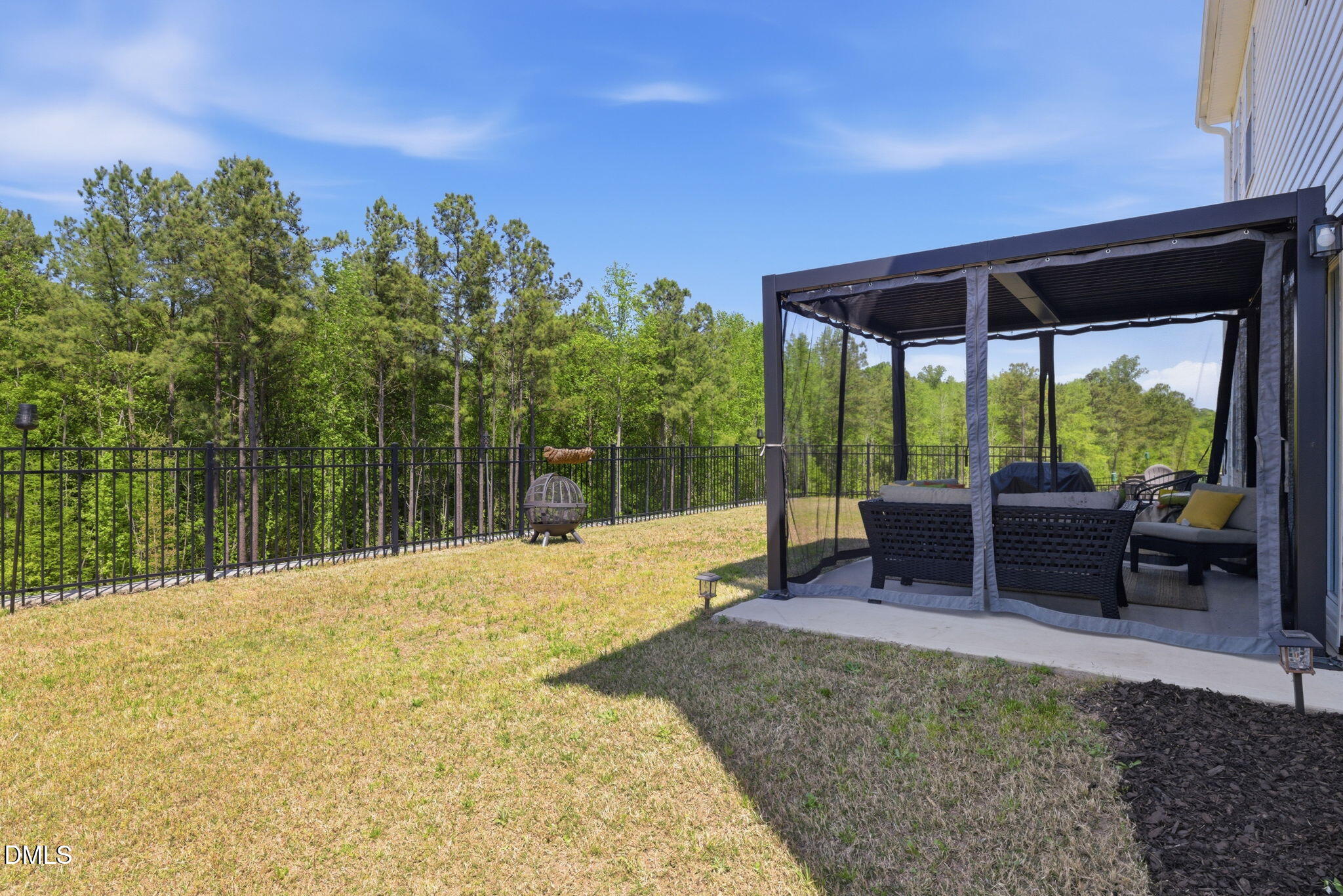 main property photo 34