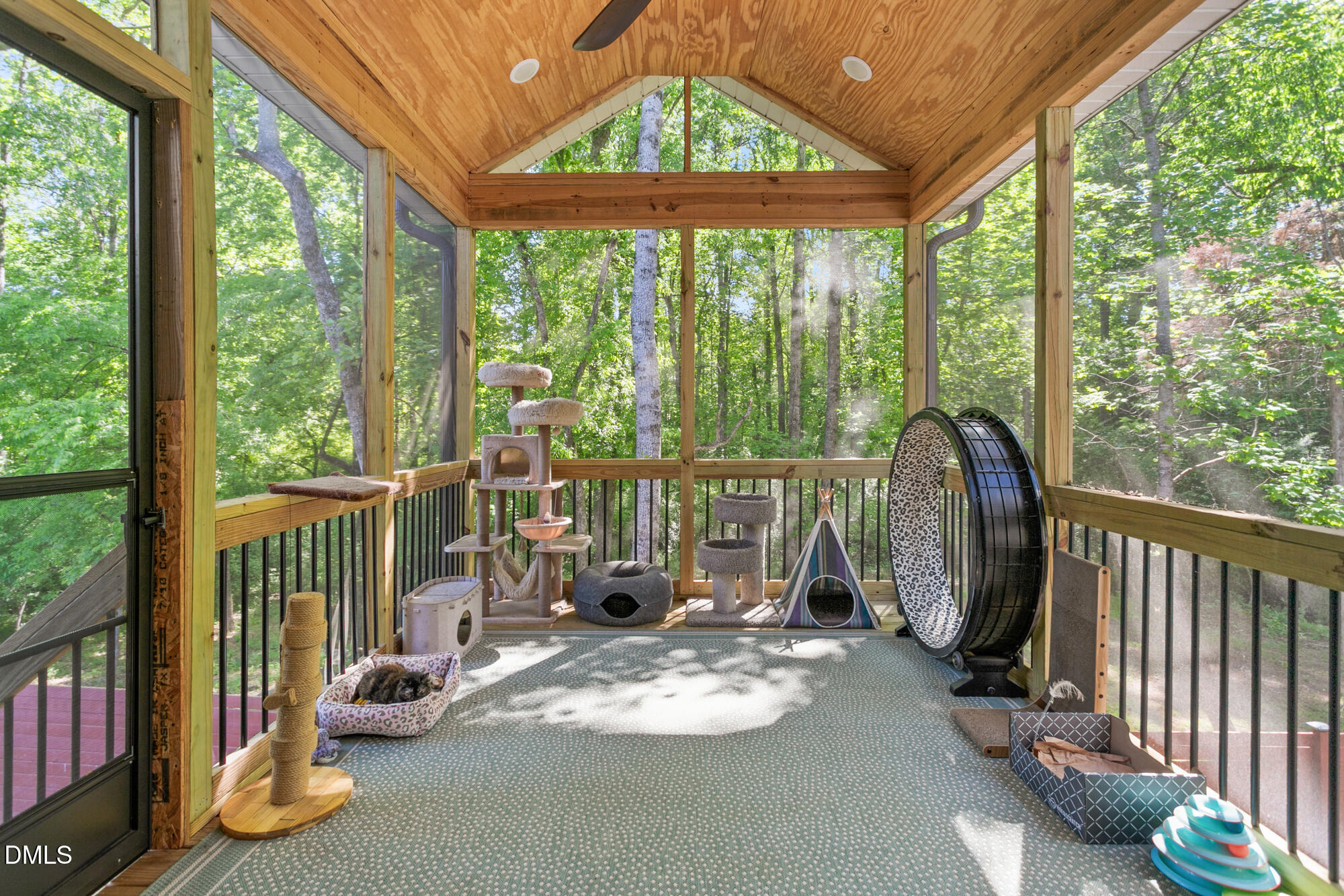 main property photo 18