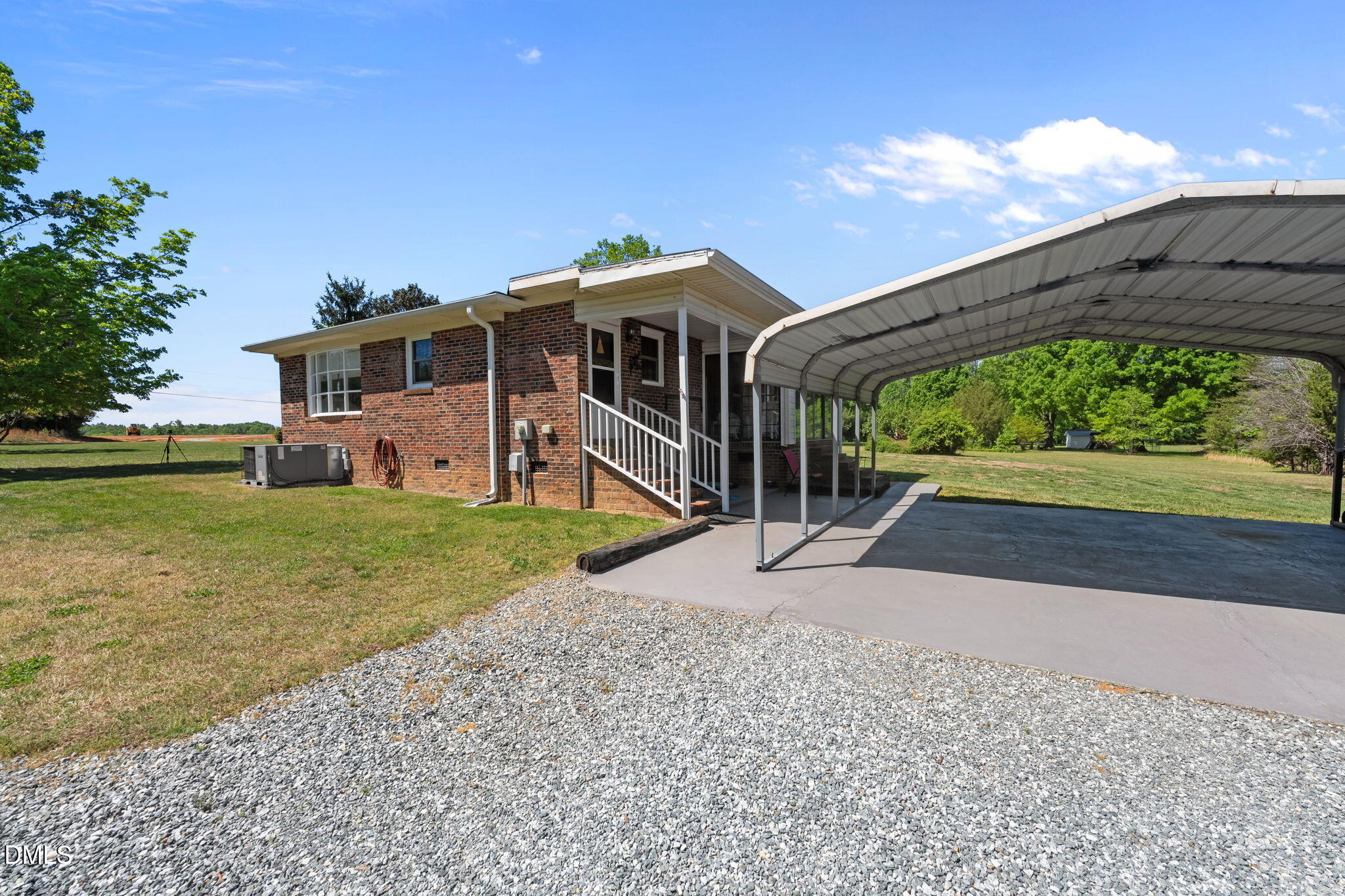 main property photo 16