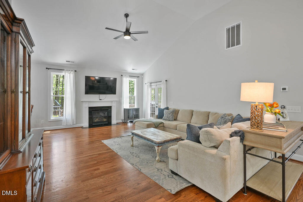property viewer photo 7