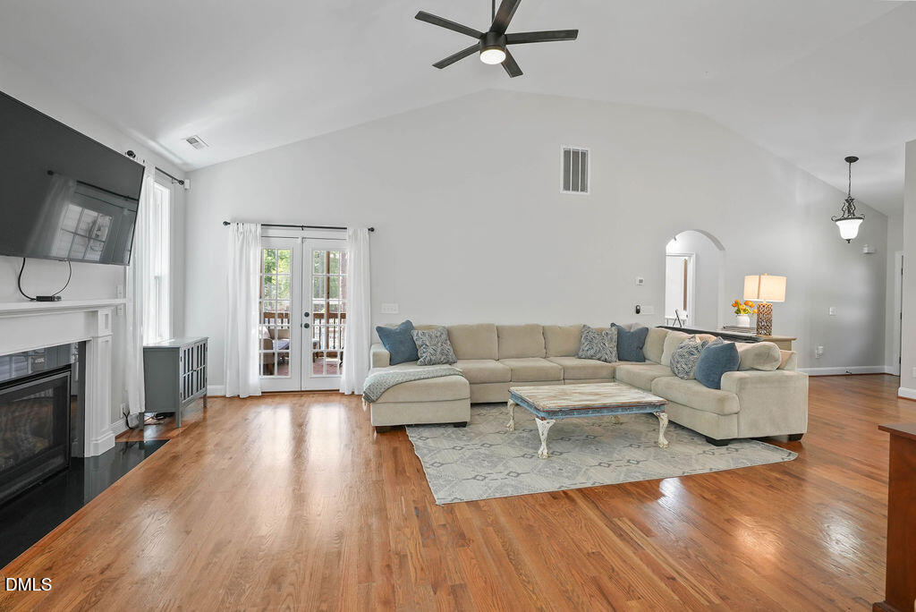 property viewer photo 8