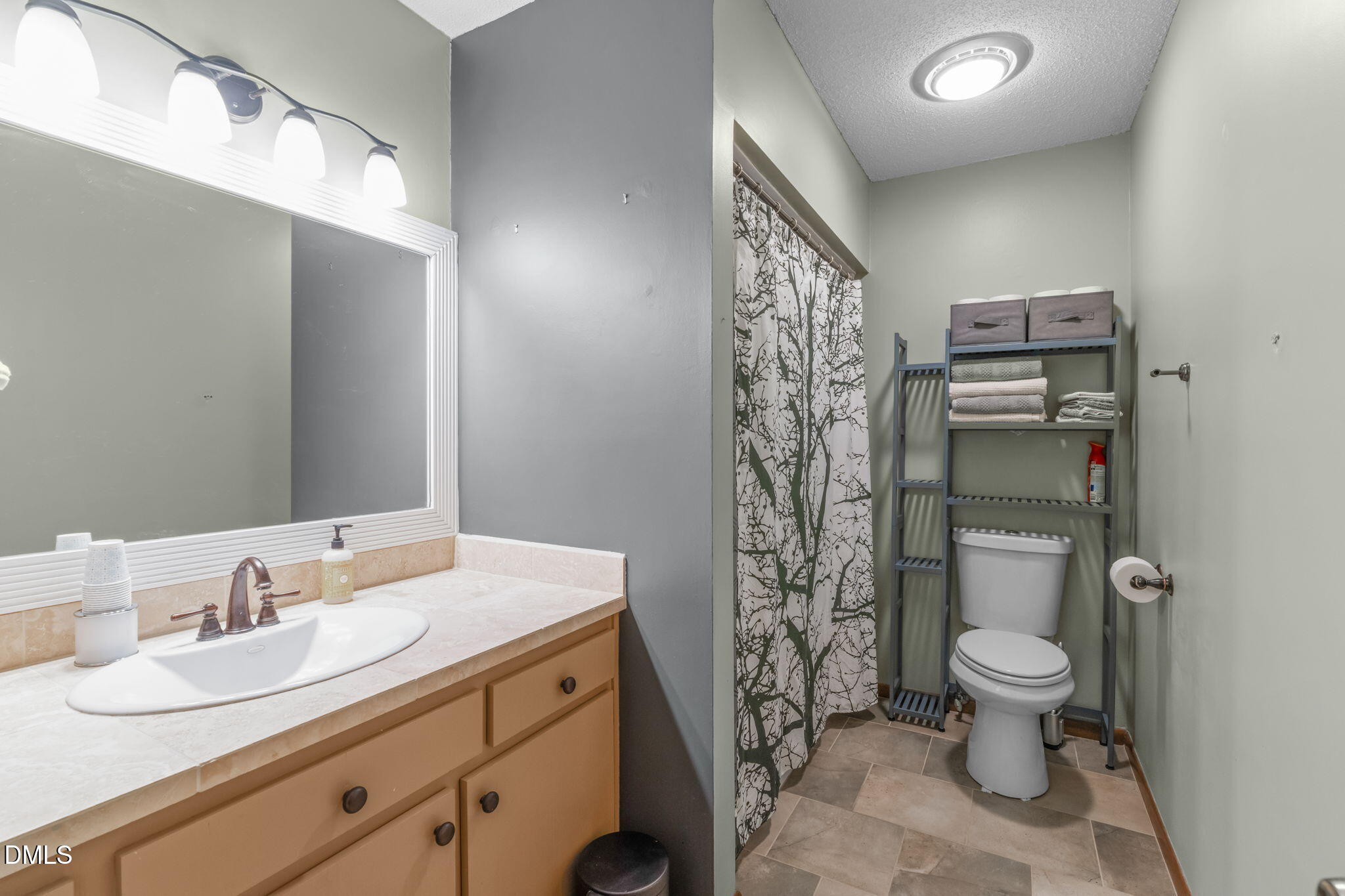 property viewer photo 16