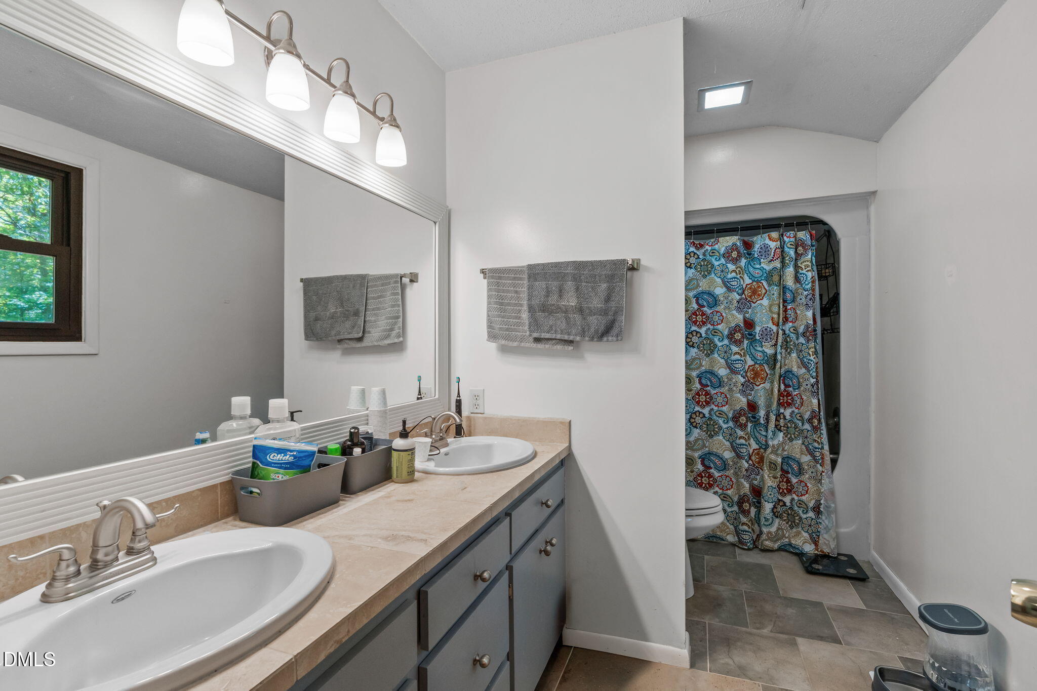 property viewer photo 20