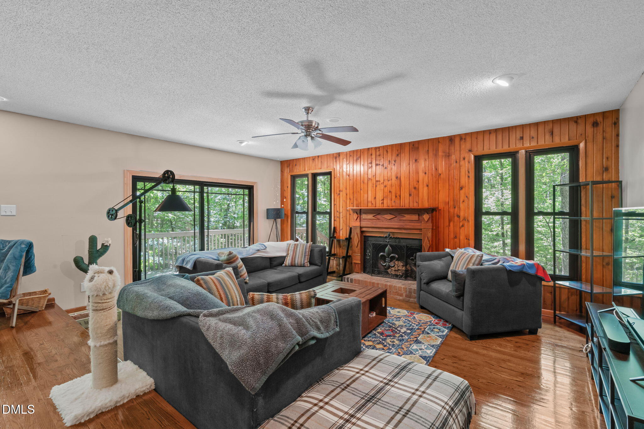 property viewer photo 6
