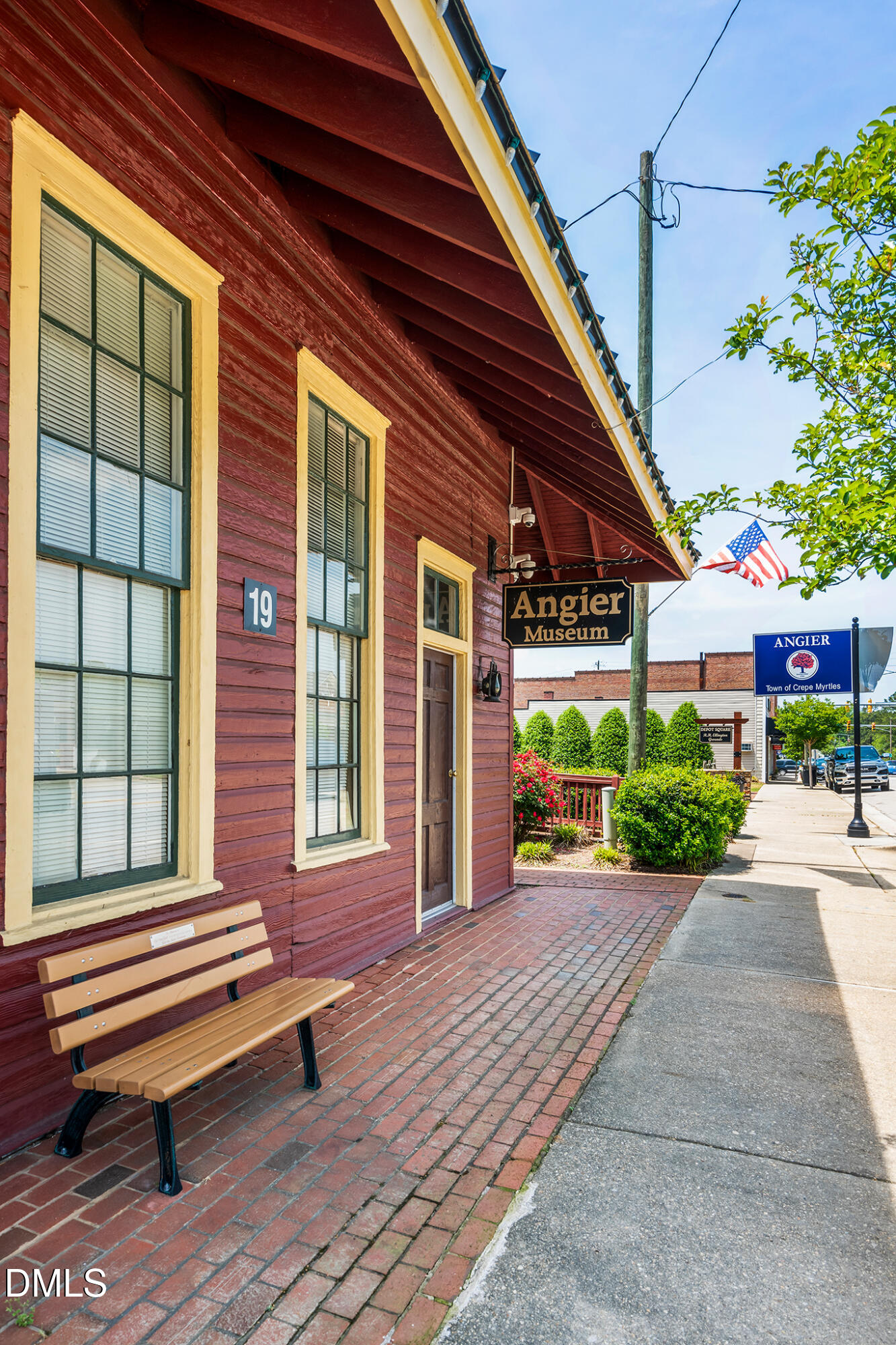 main property photo 41