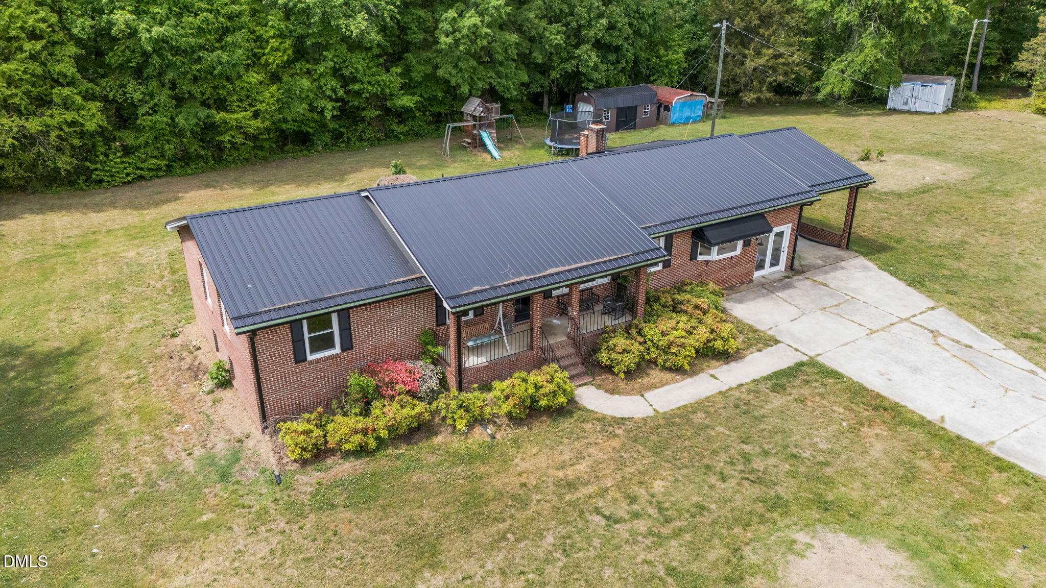 main property photo 14
