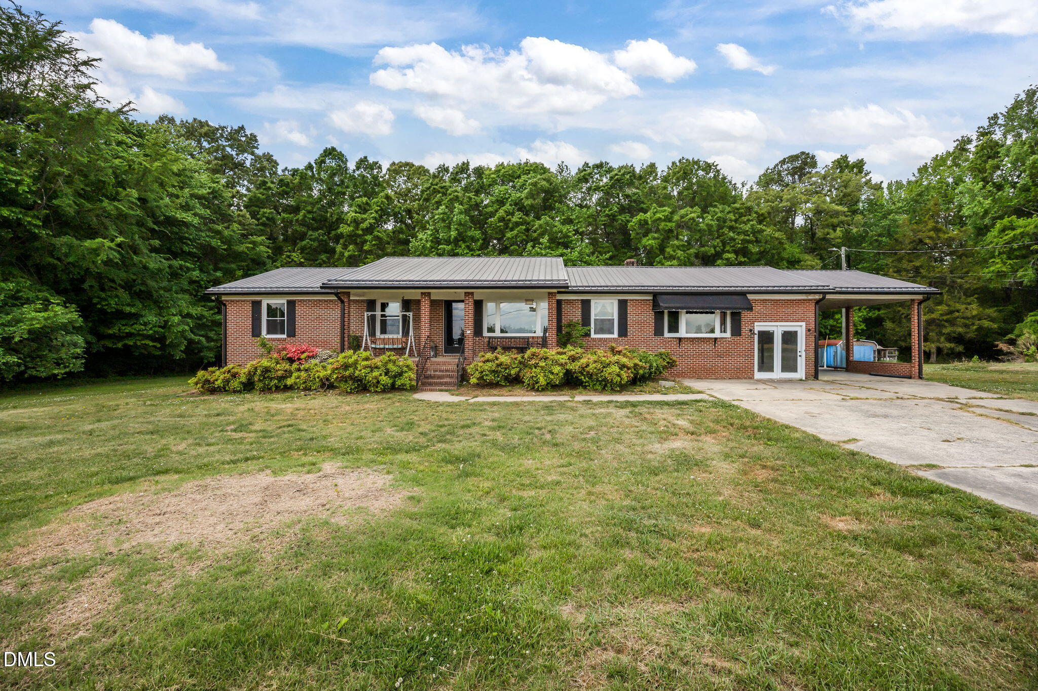main property photo 8