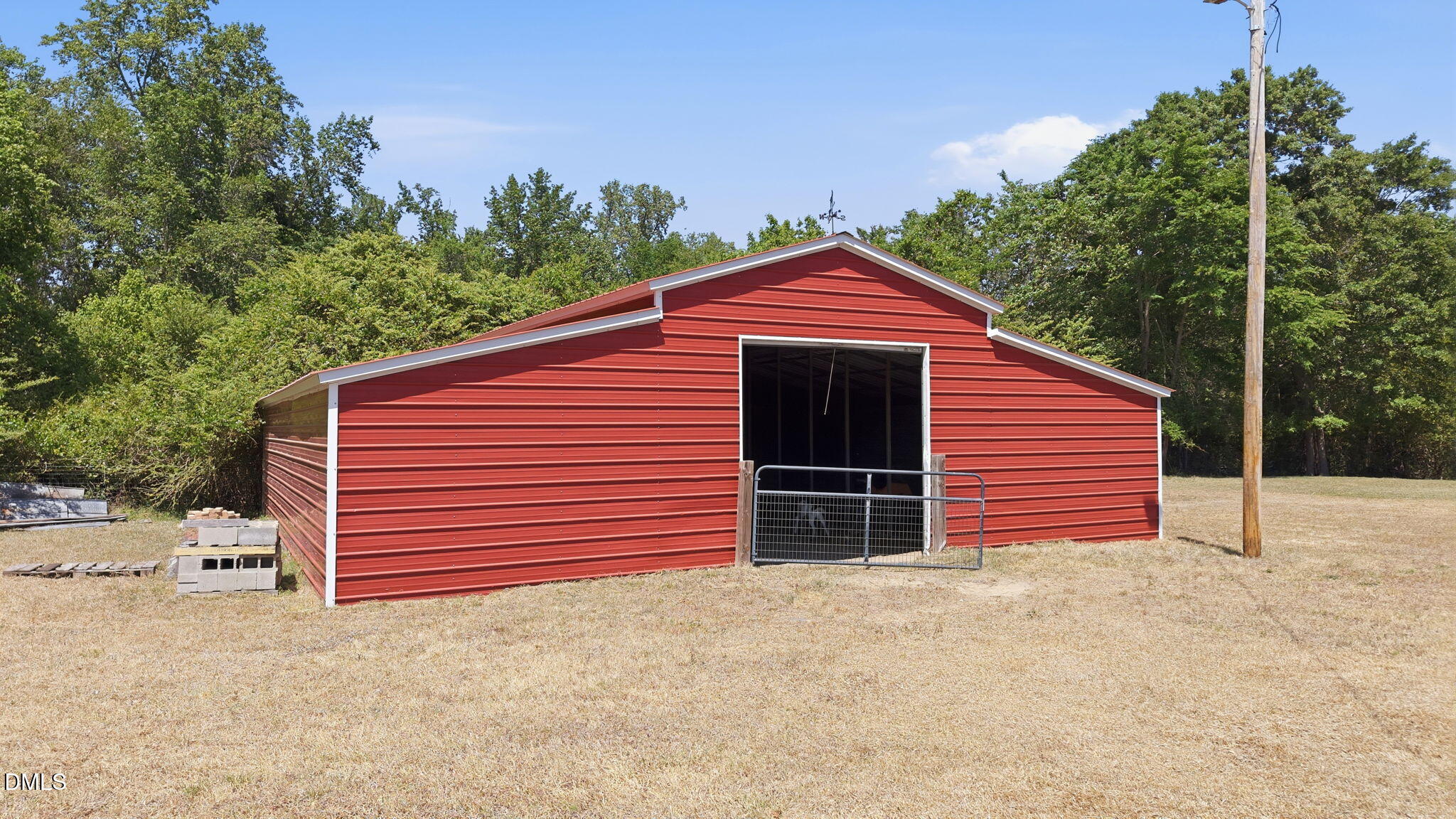 main property photo 2