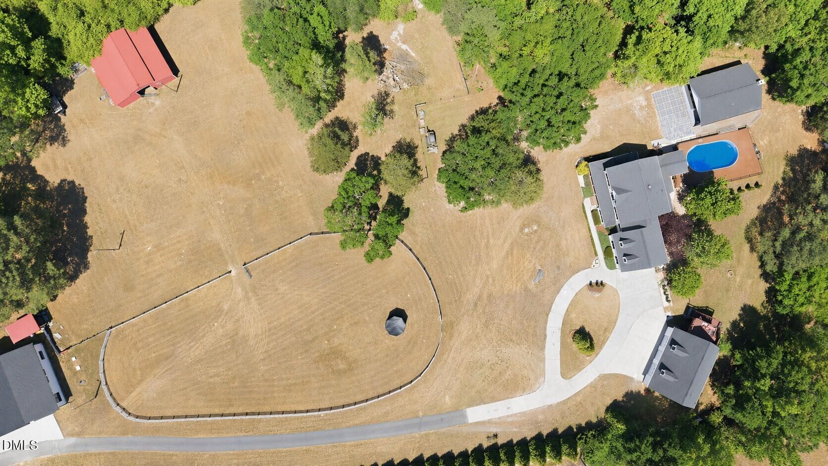 main property photo 40