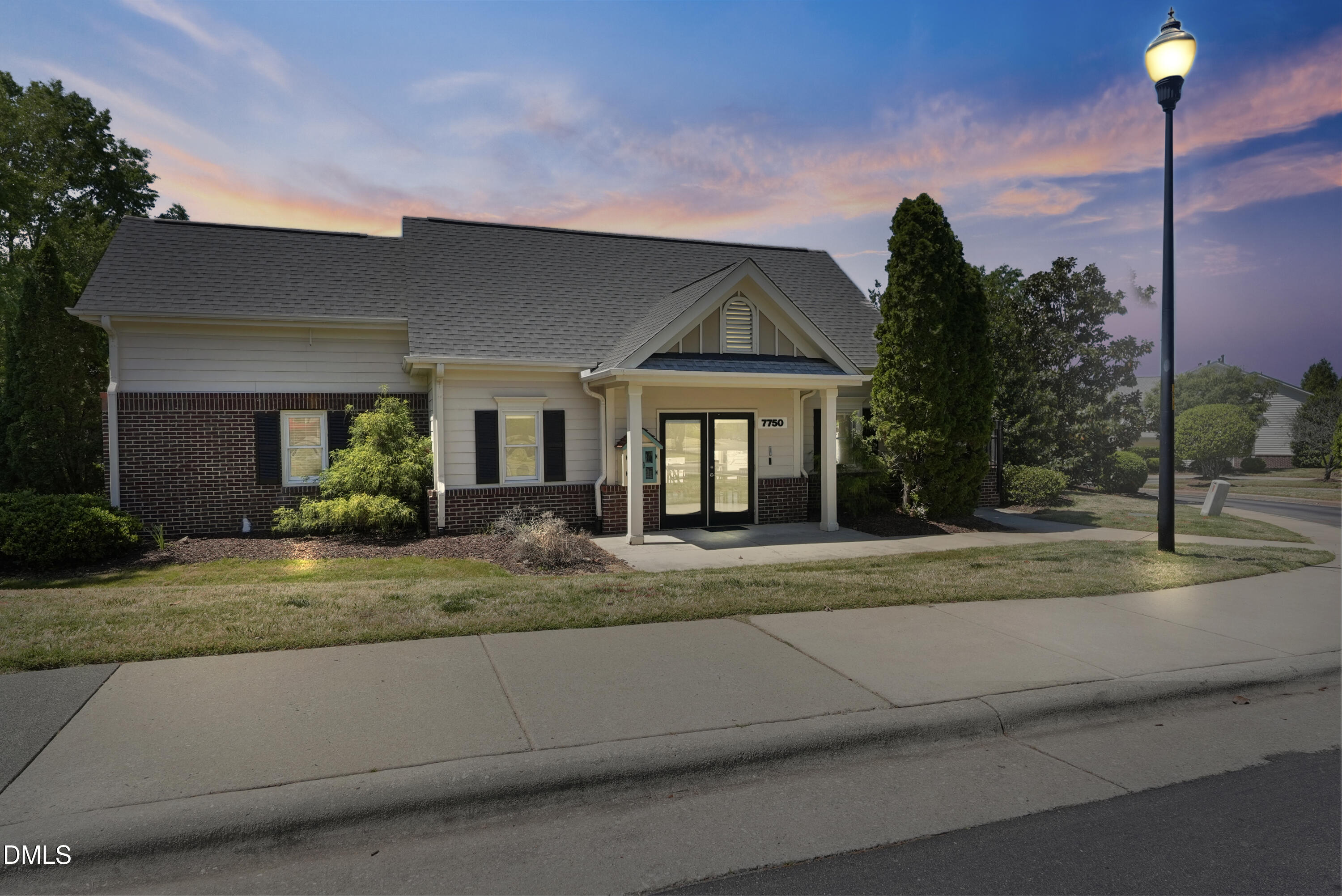 main property photo 41