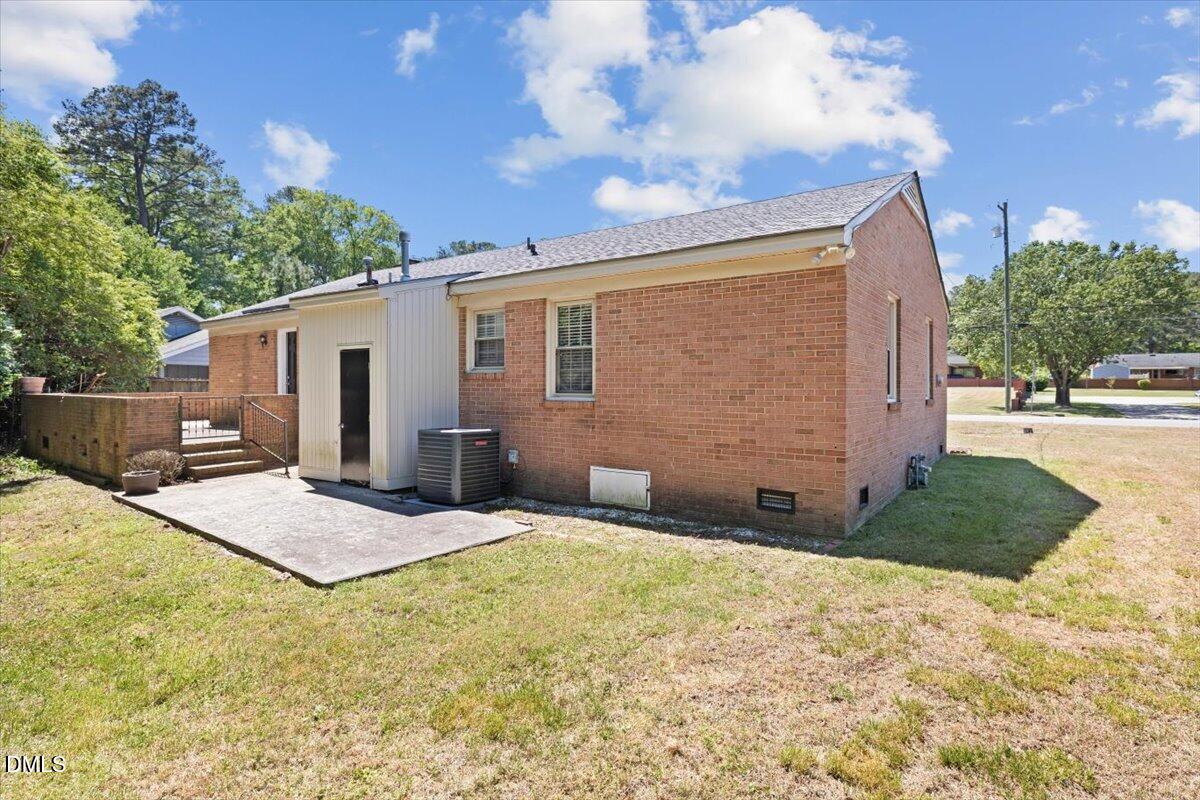 main property photo 23
