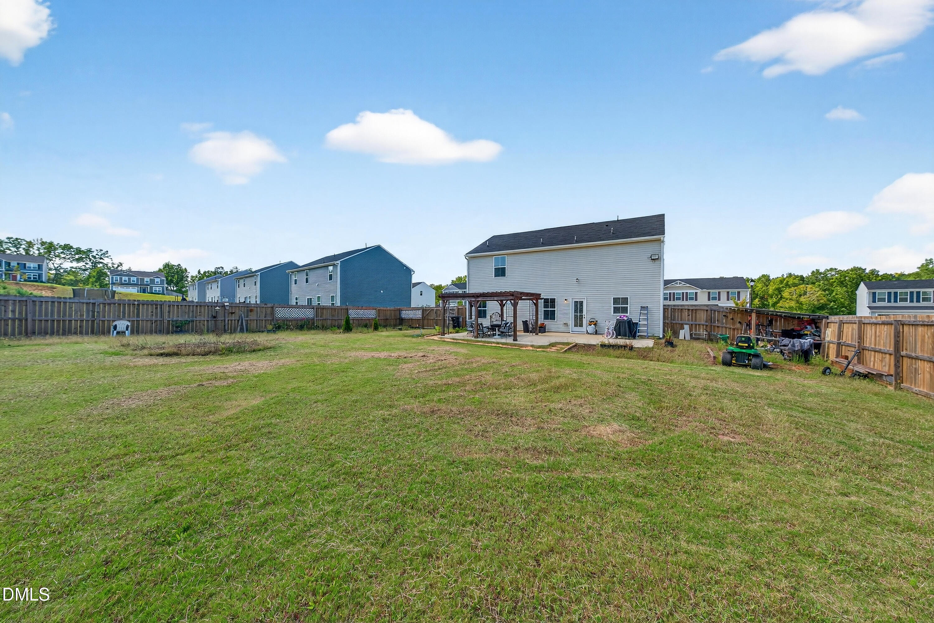 main property photo 10