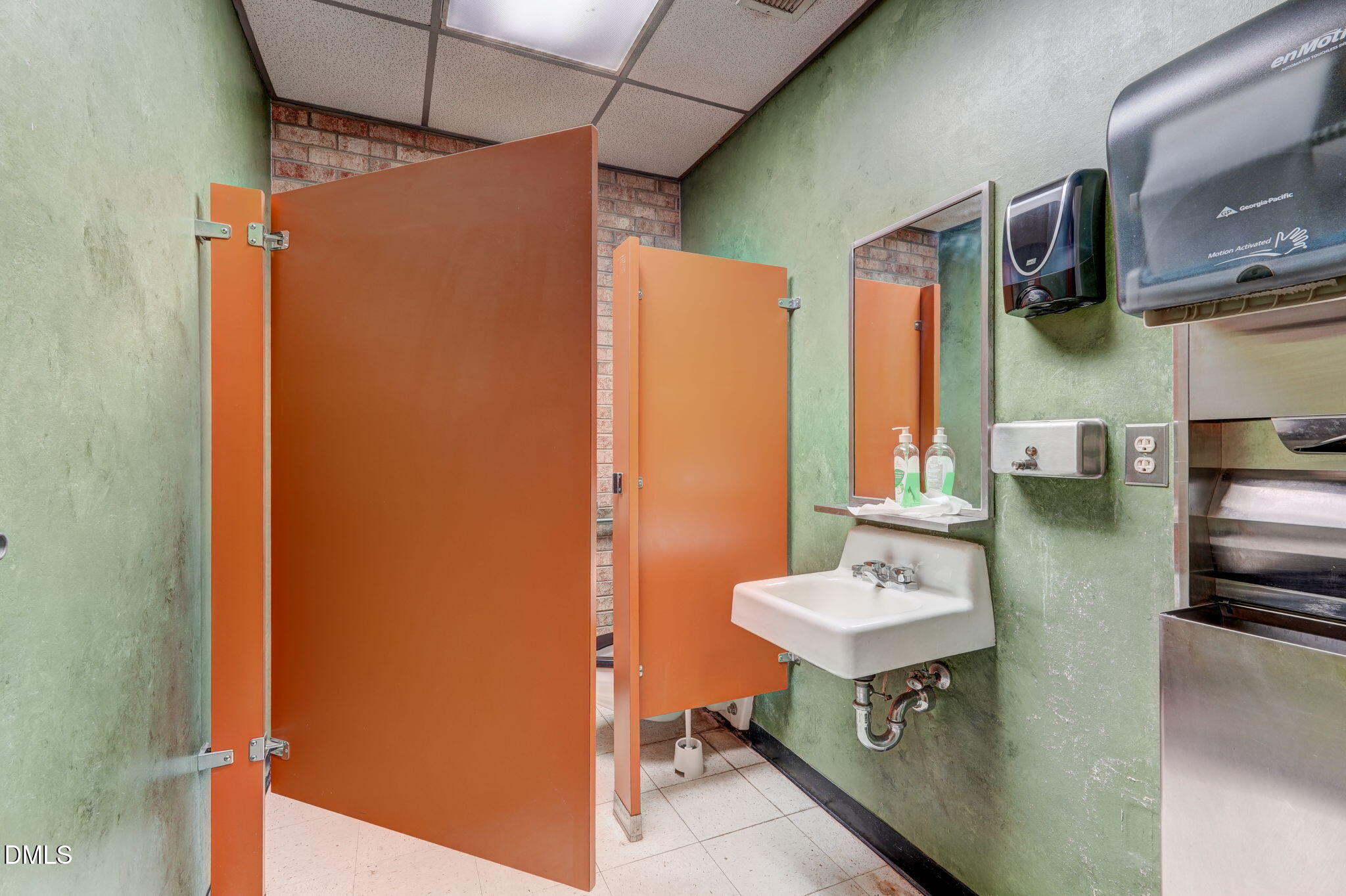 main property photo 21