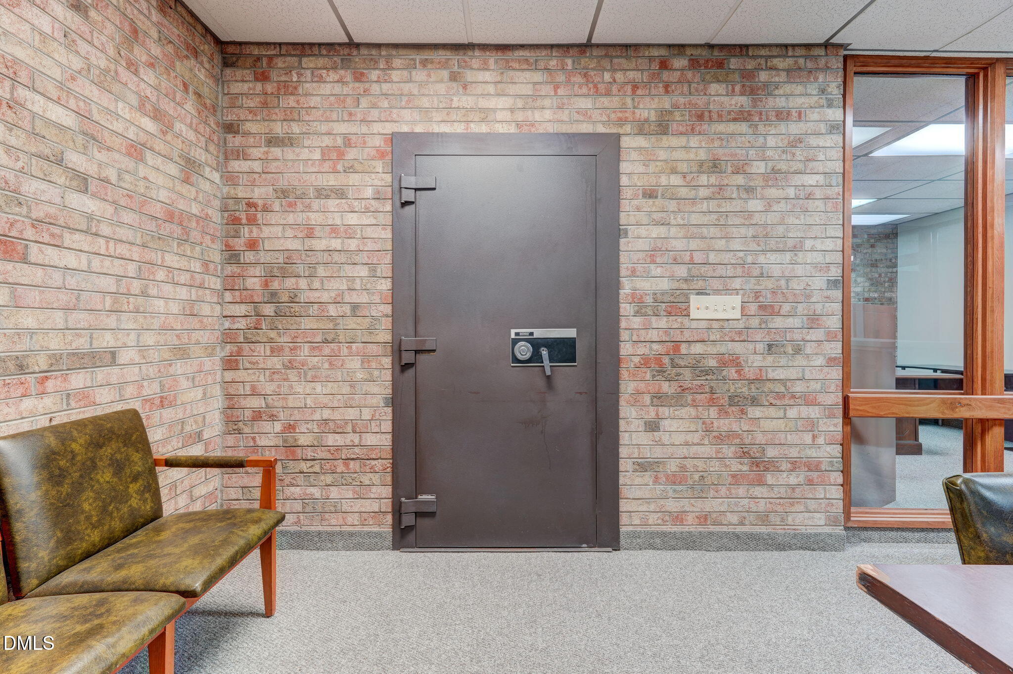 main property photo 41