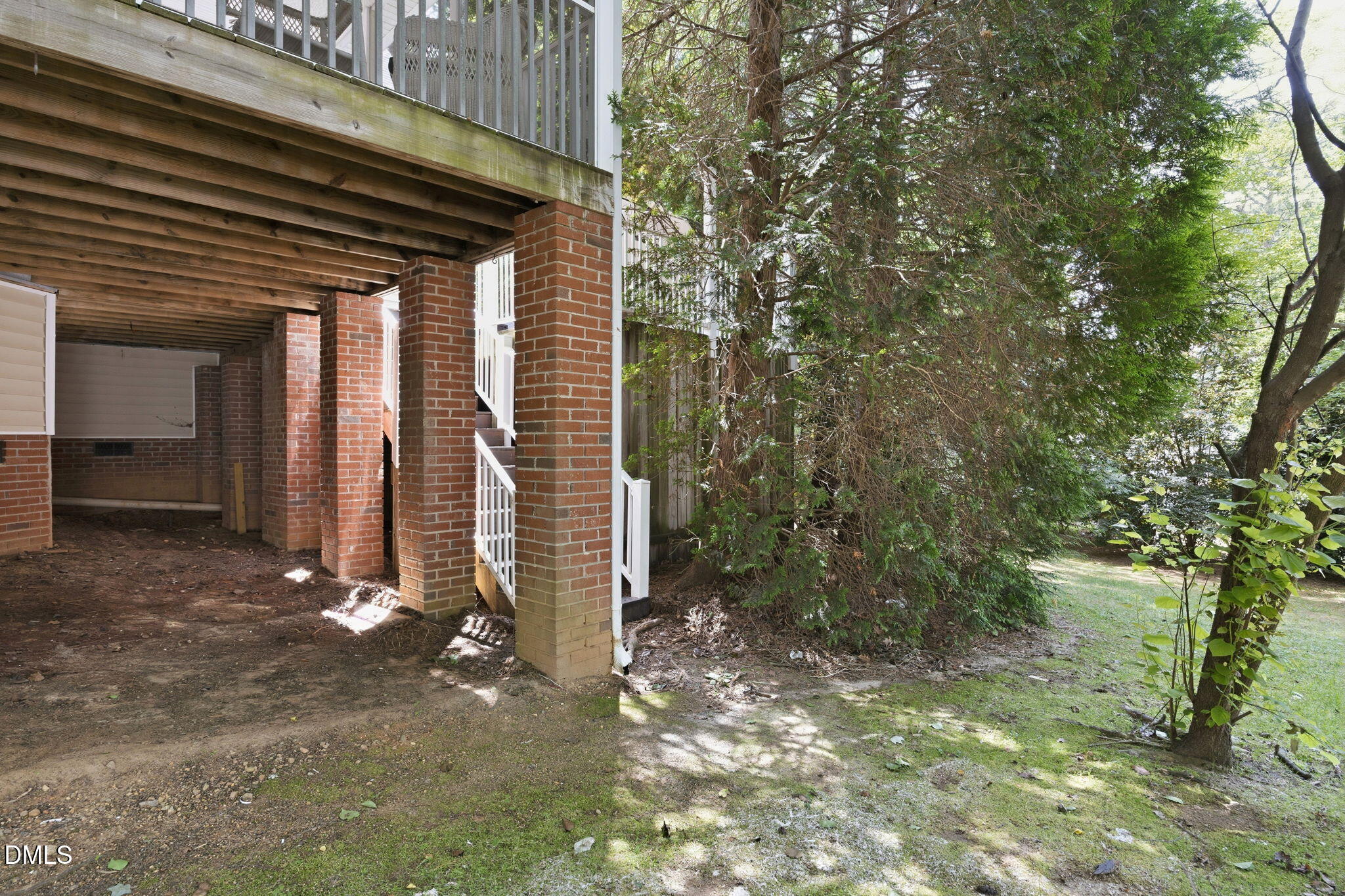 main property photo 40