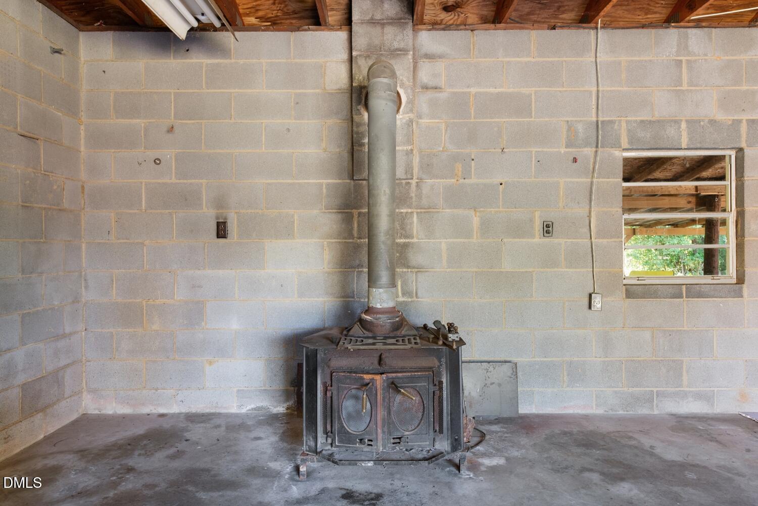 main property photo 30