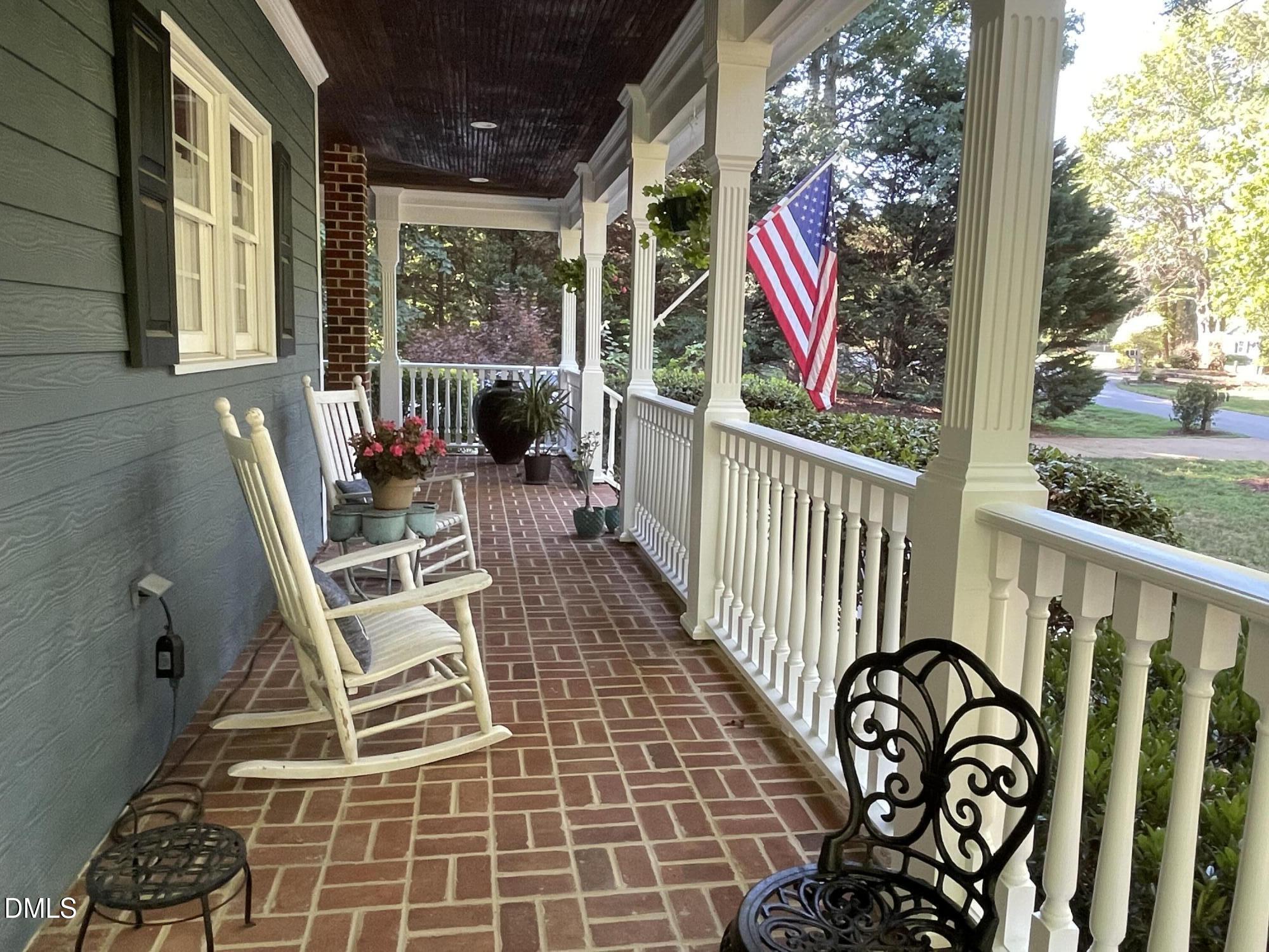 main property photo 10