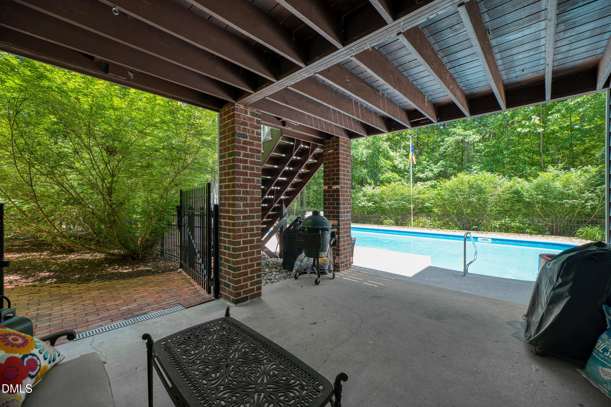 main property photo 50