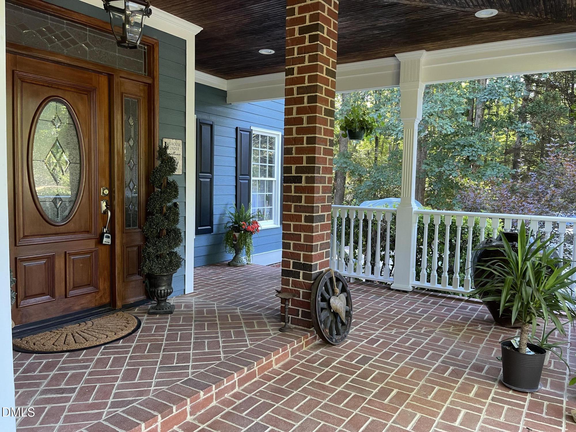 main property photo 8