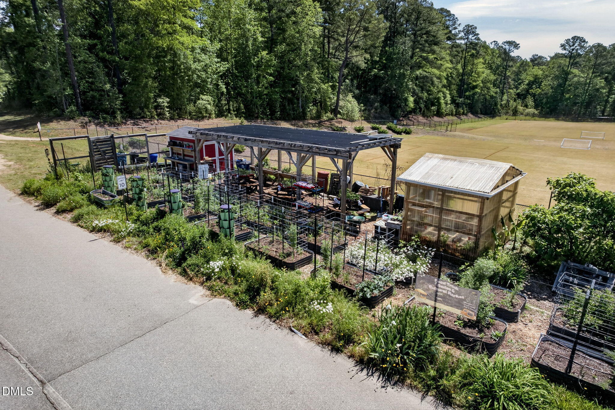 main property photo 29