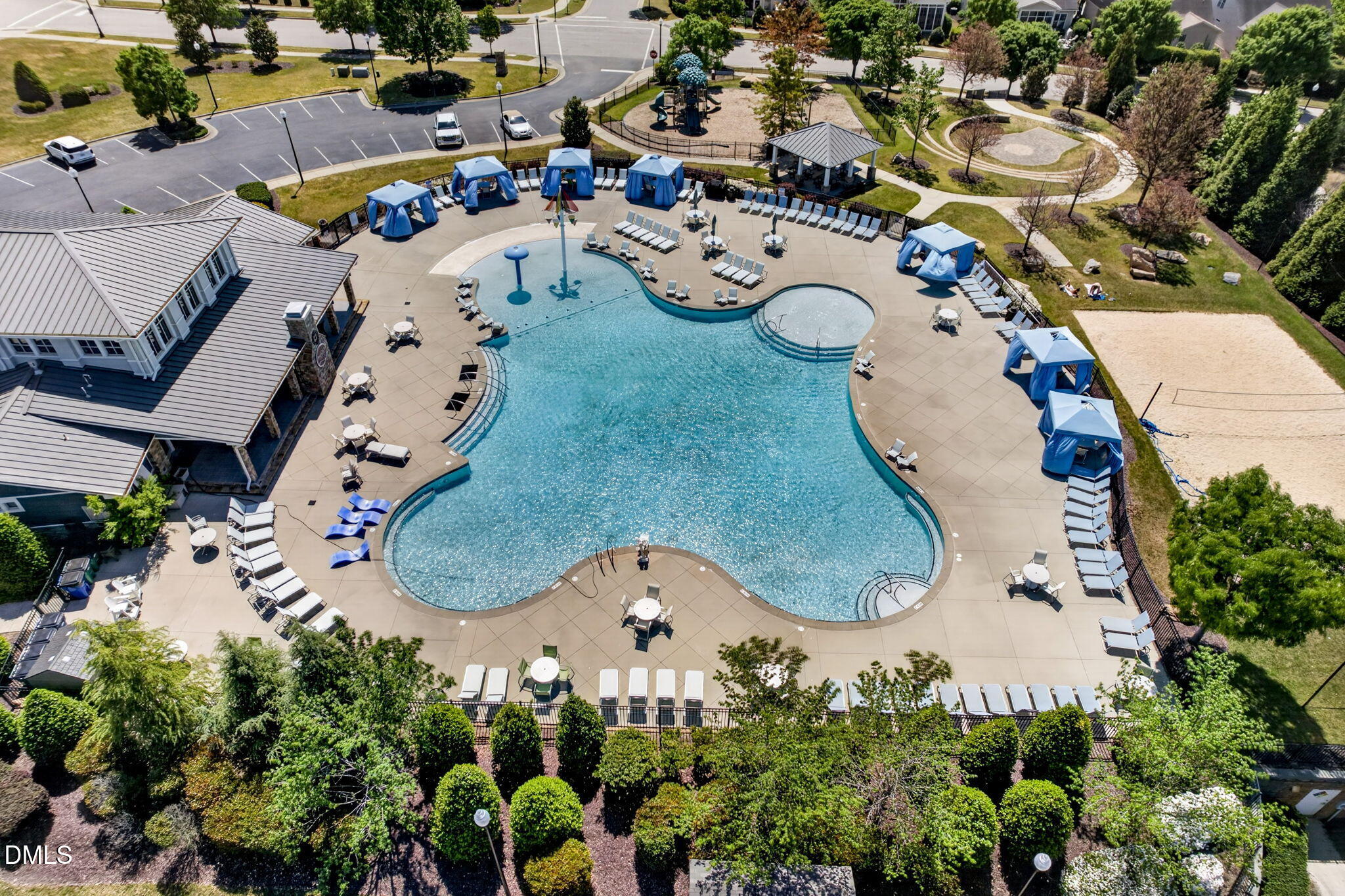 main property photo 40