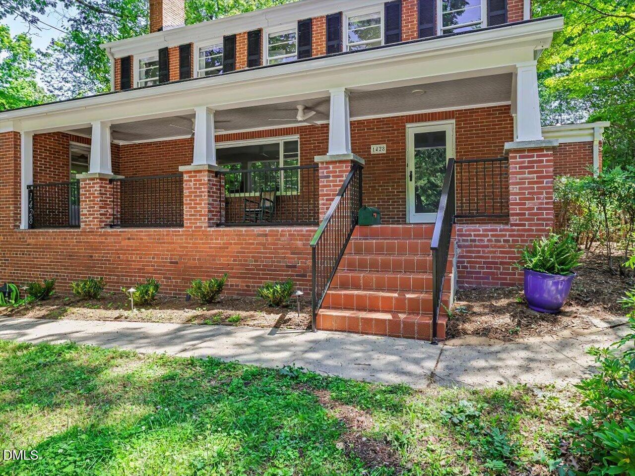 main property photo 5