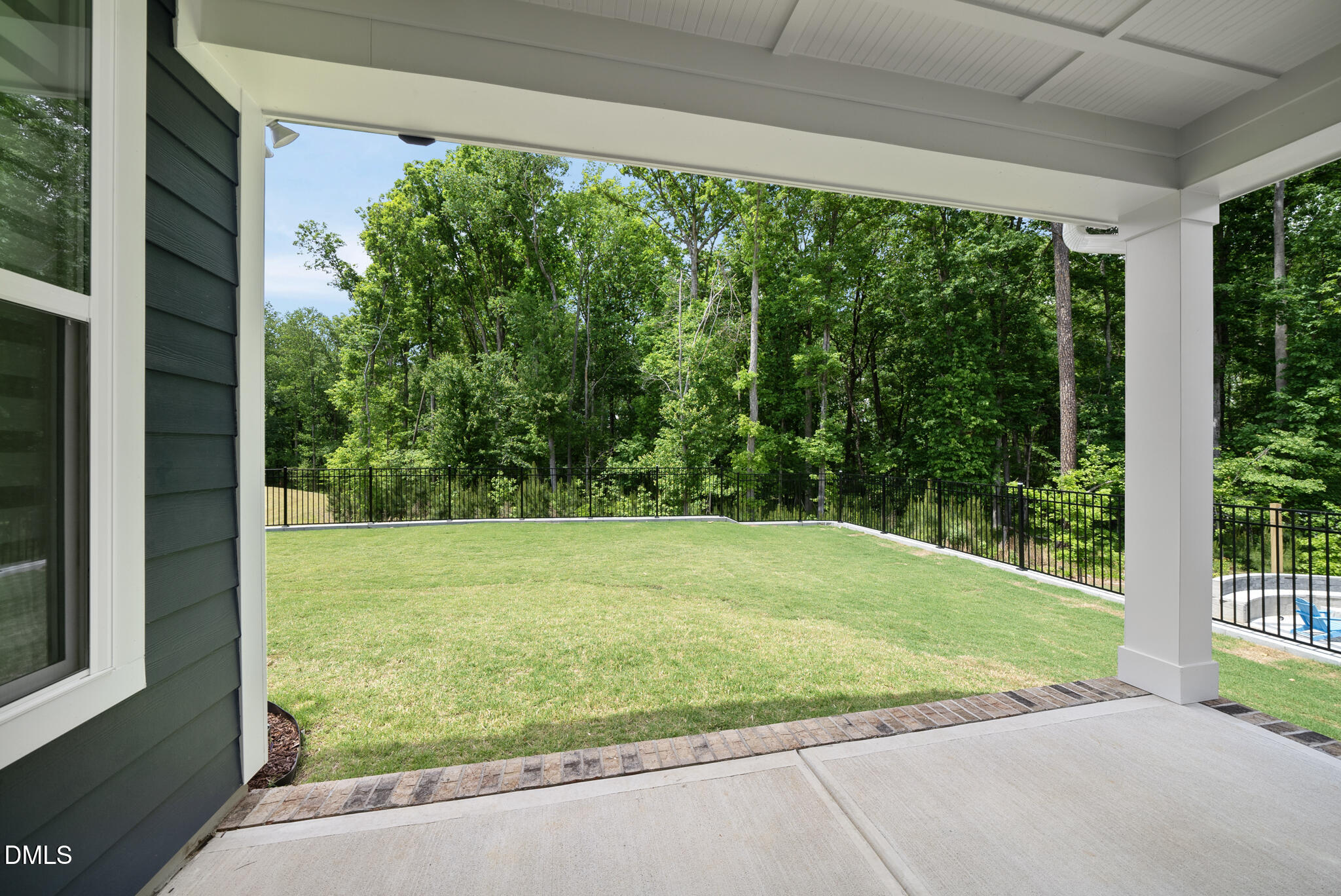 main property photo 40