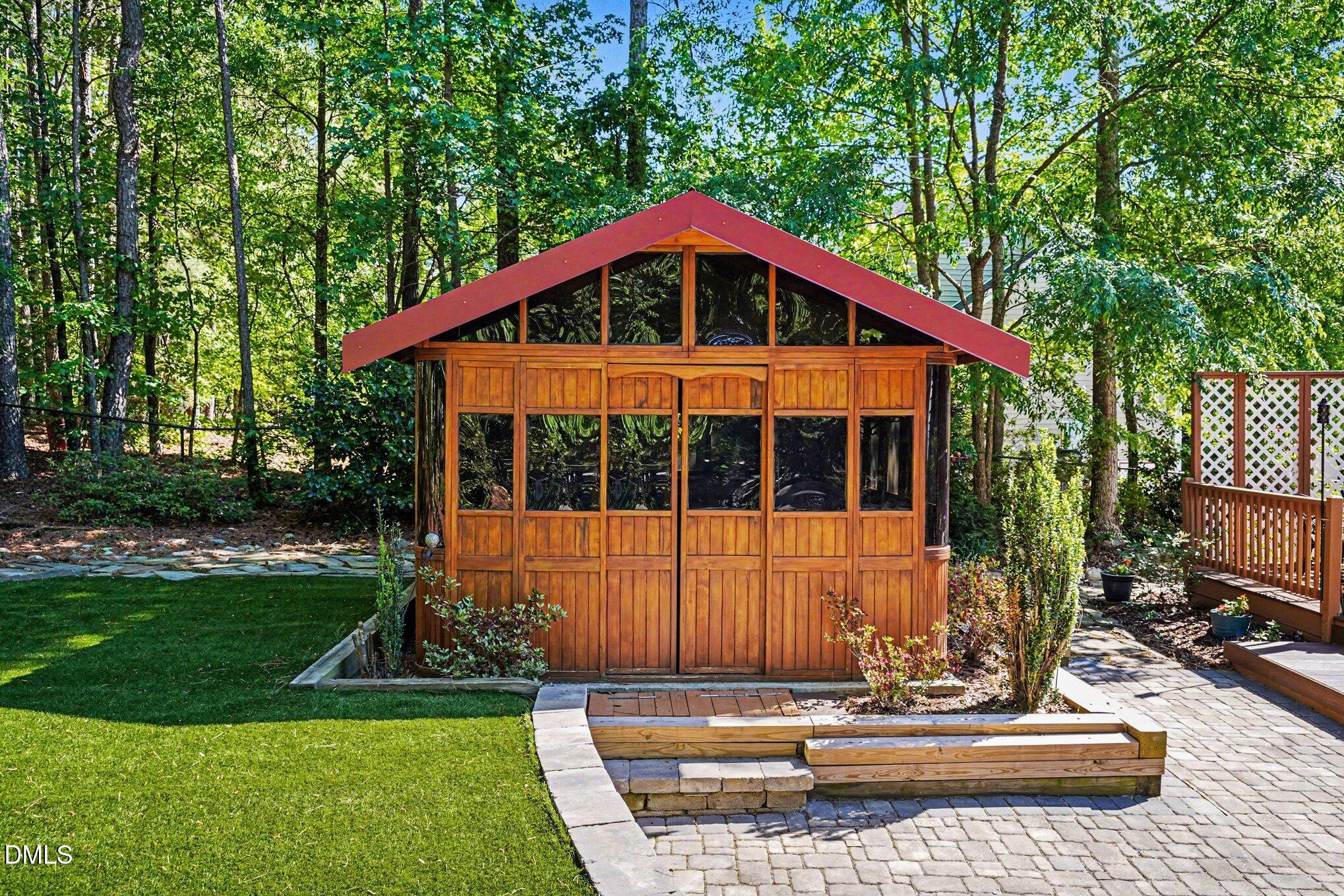 main property photo 23