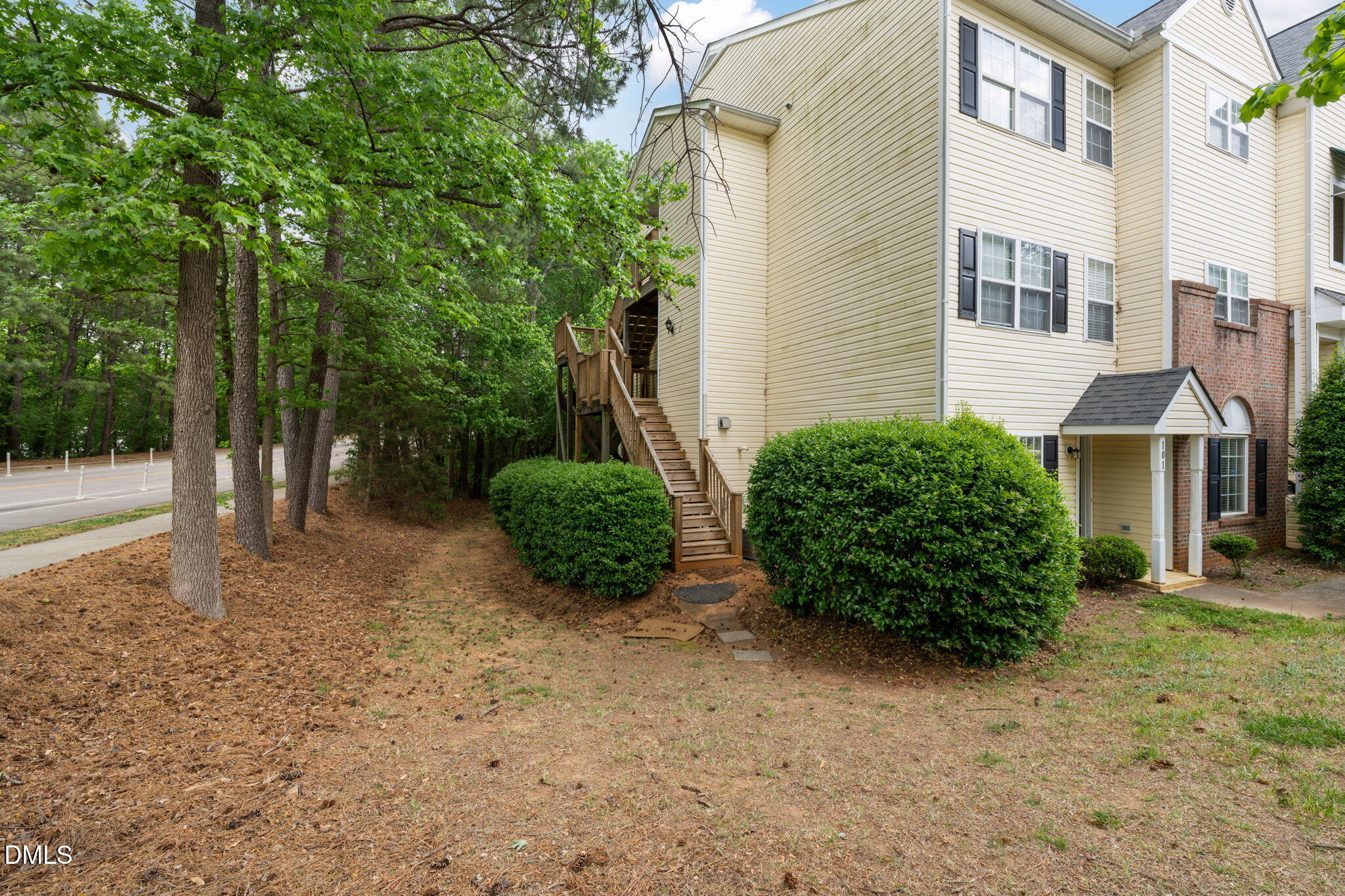 main property photo 24