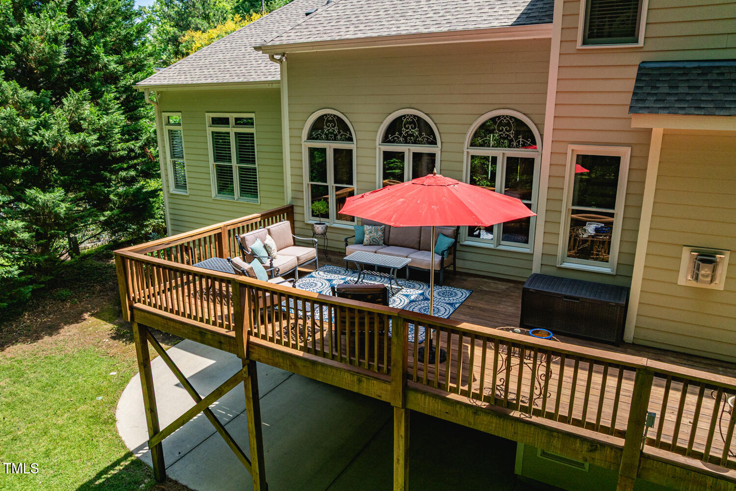 main property photo 40