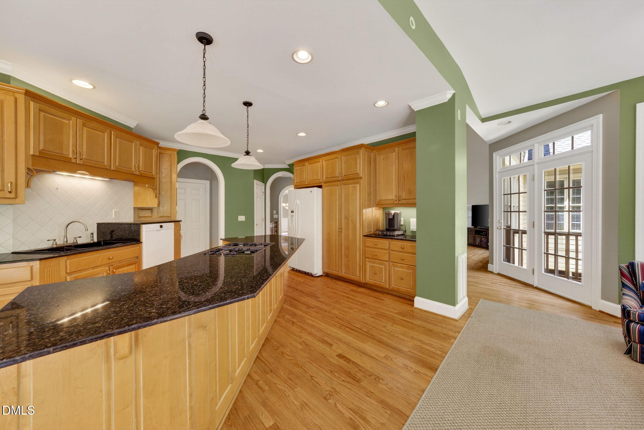 main property photo 25