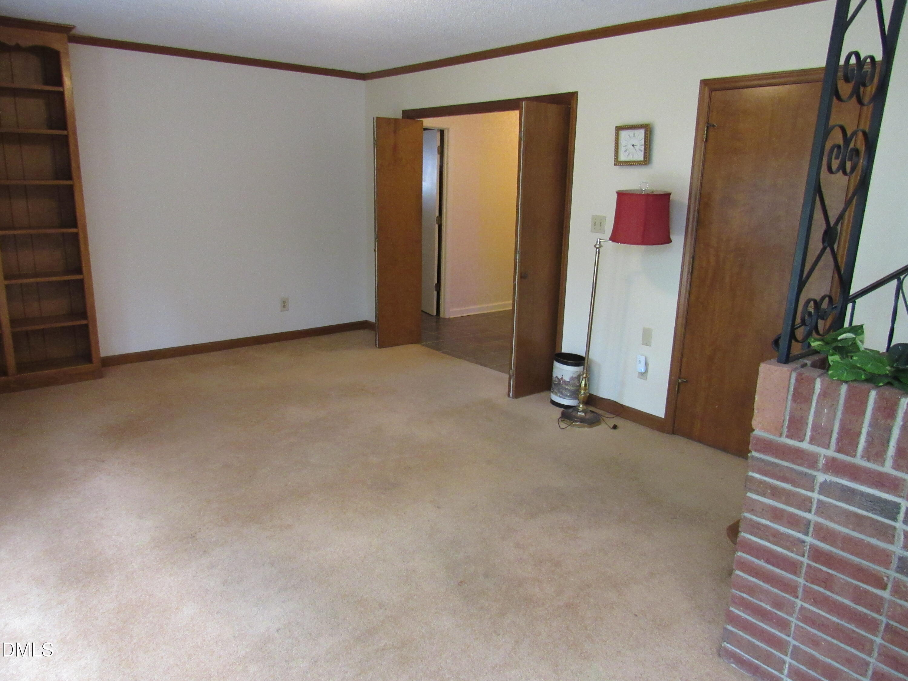 main property photo 34