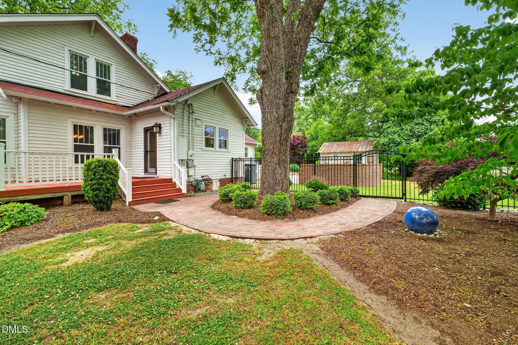 main property photo 74