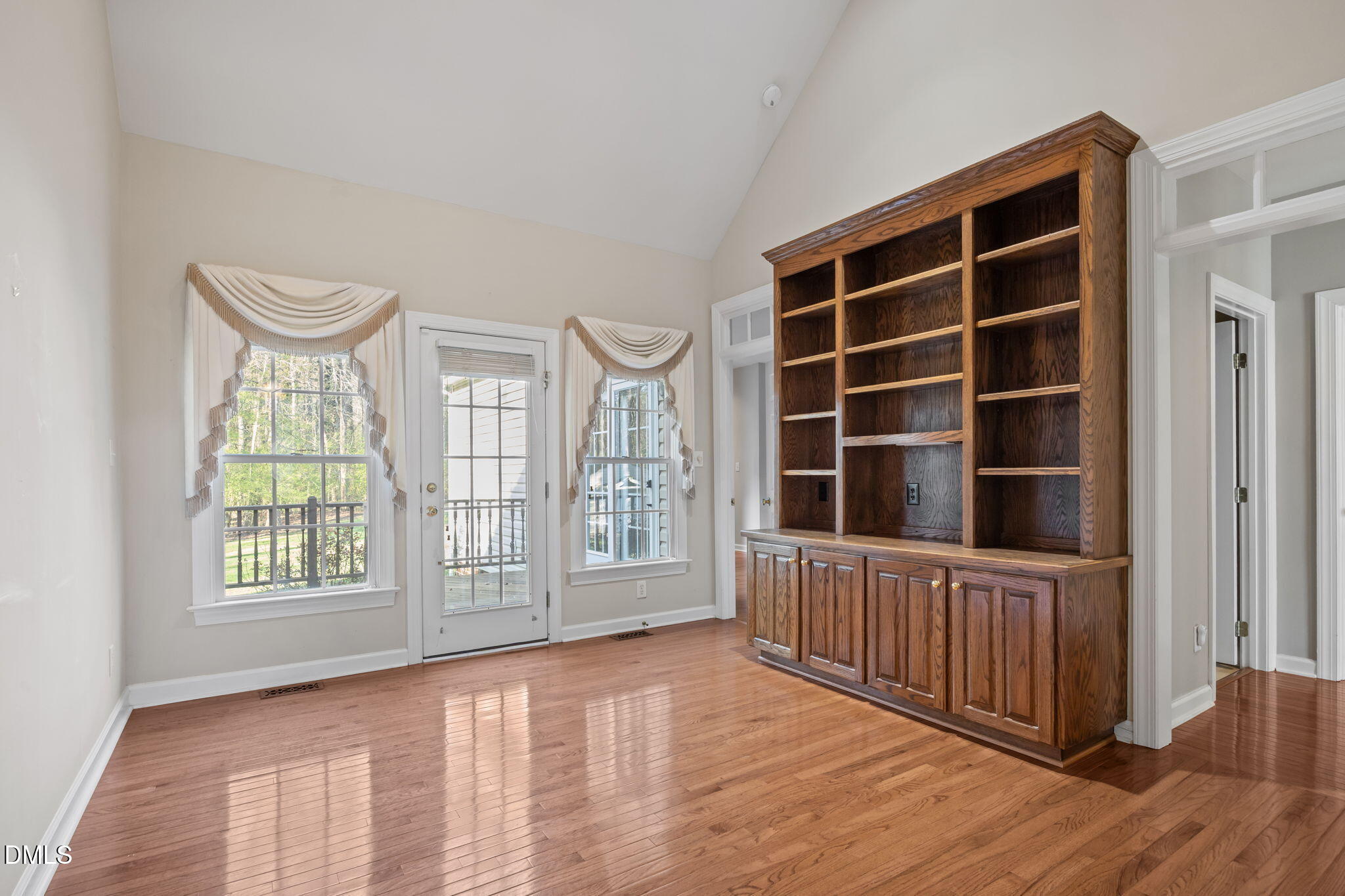main property photo 15