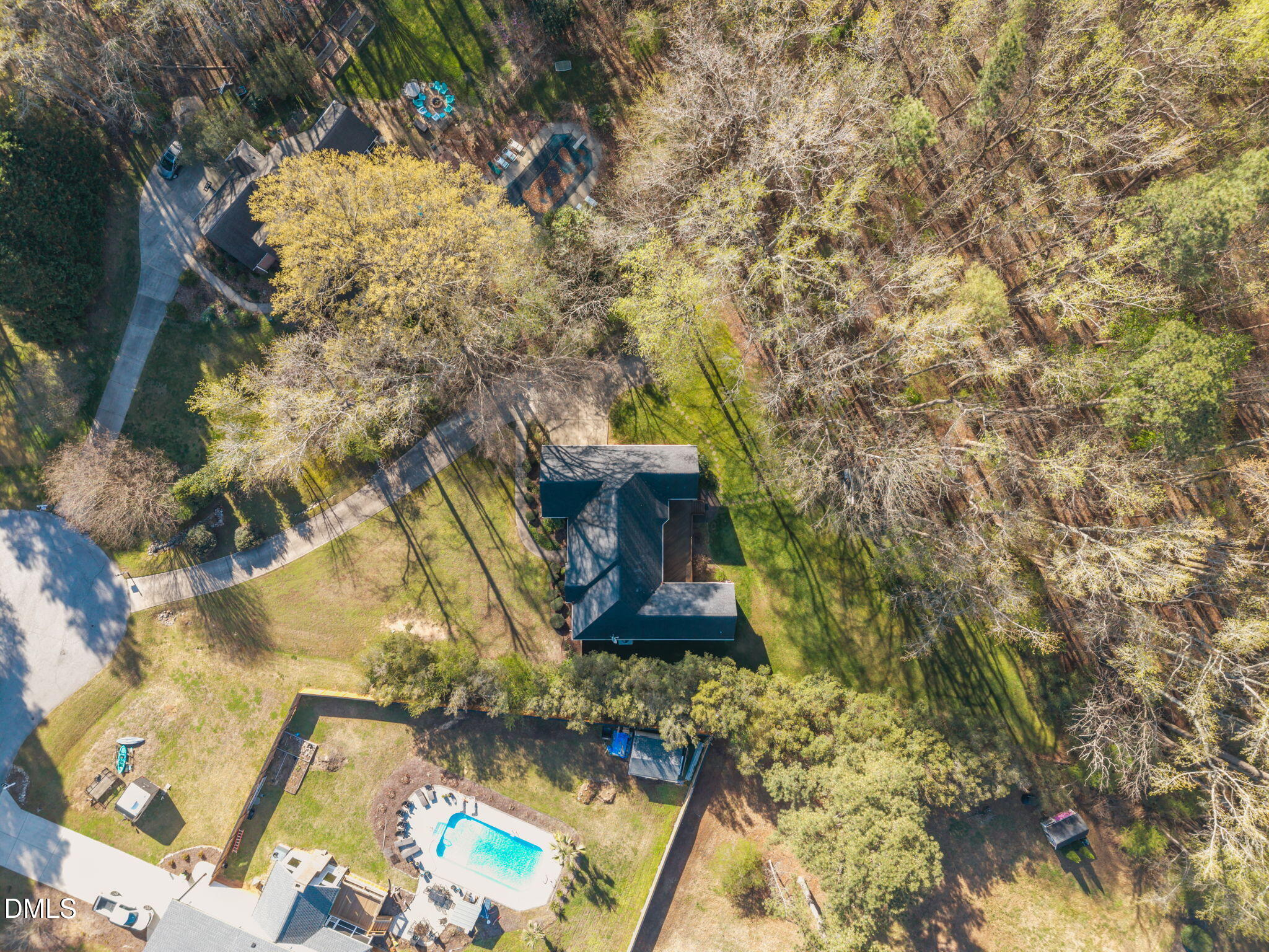 main property photo 40