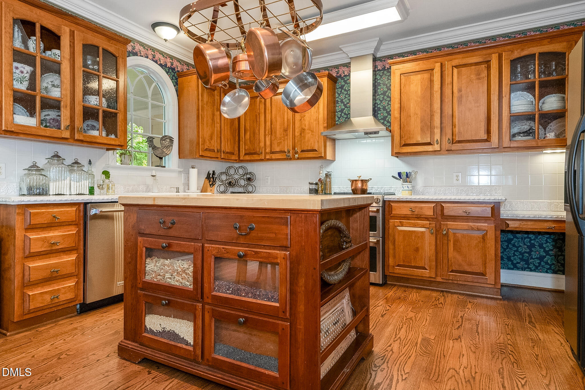 main property photo 10