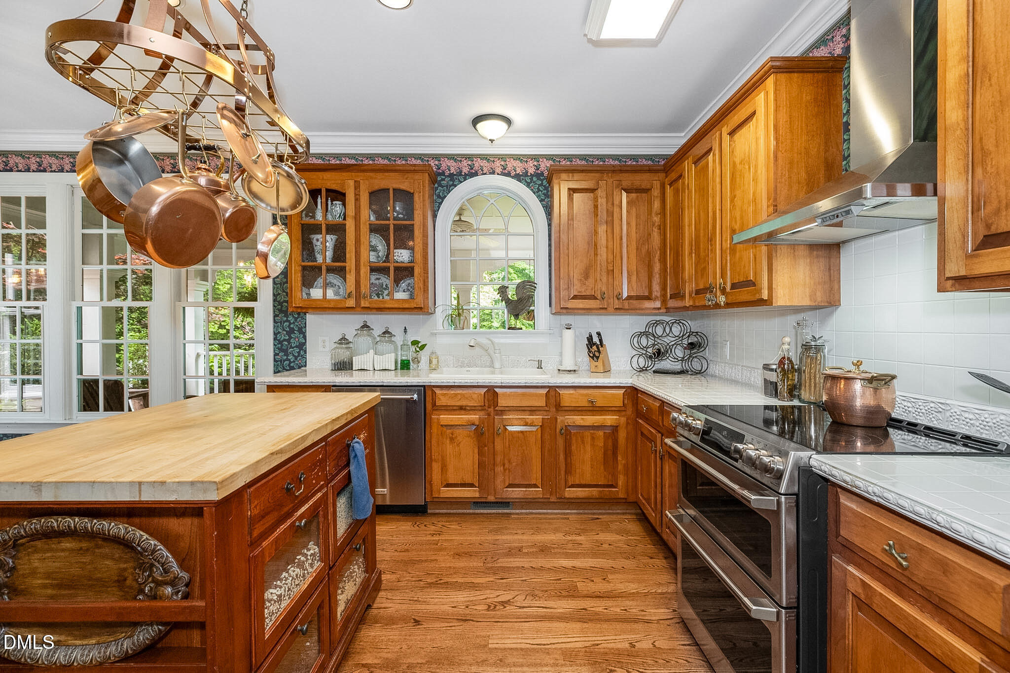 main property photo 11