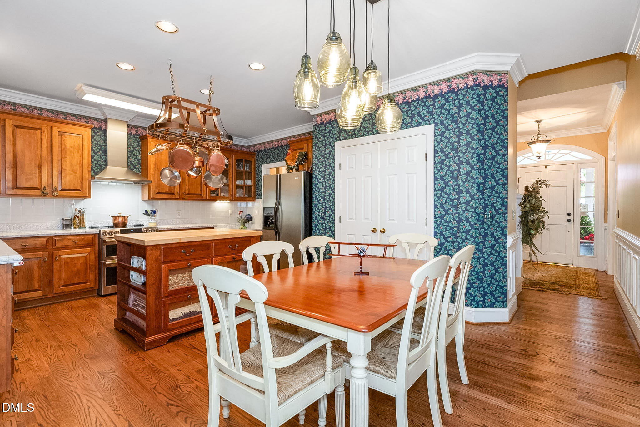 main property photo 9