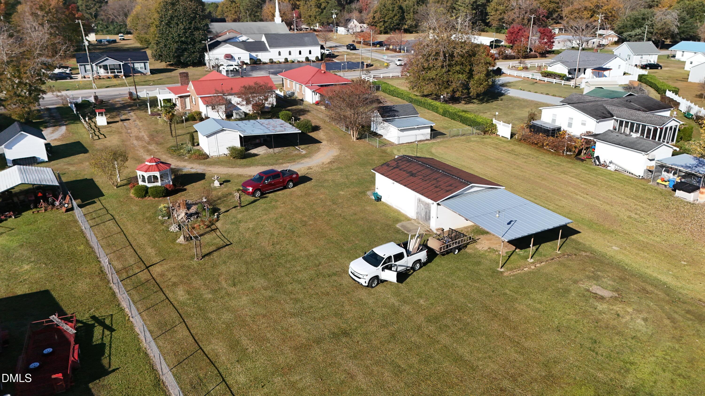 main property photo 5